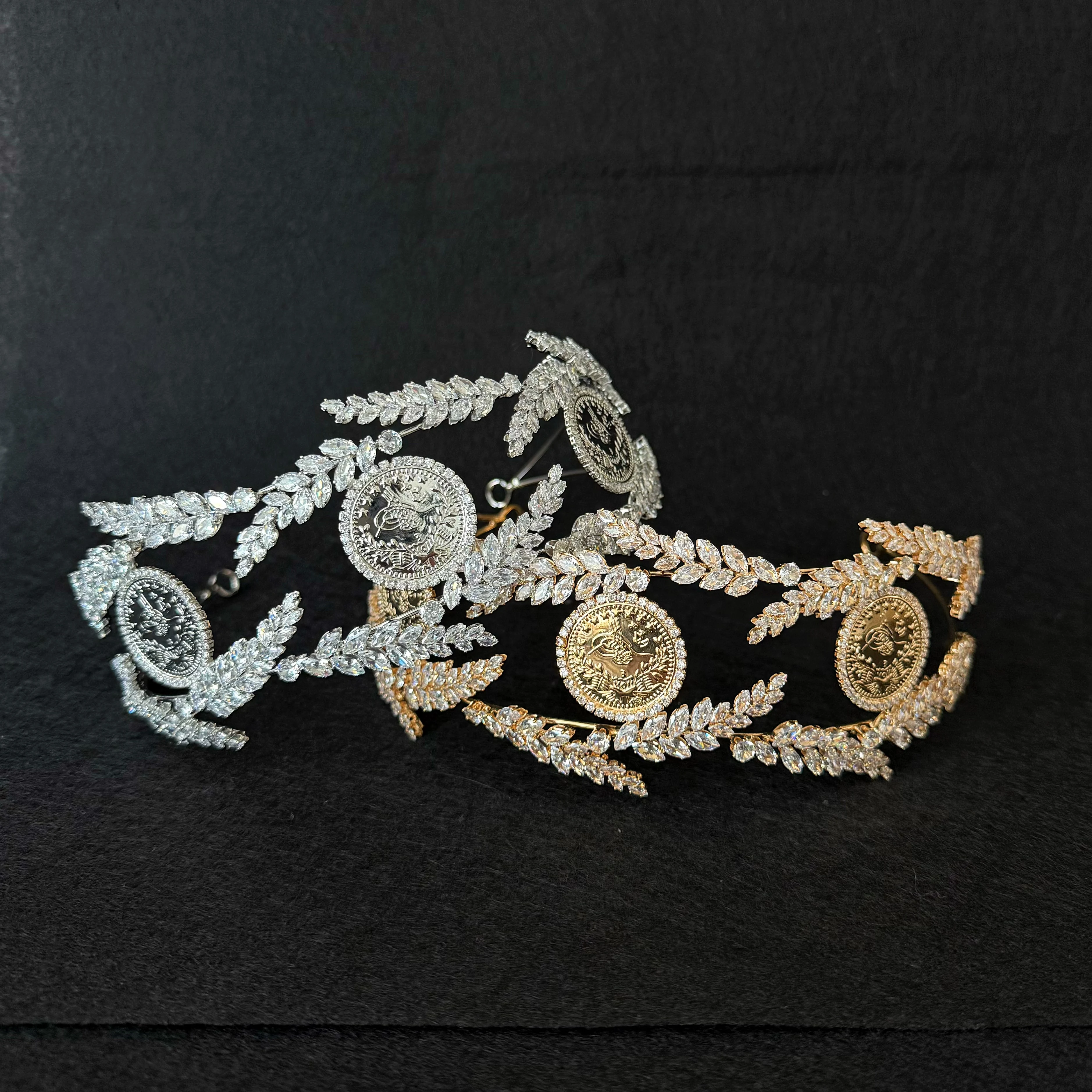 Европейские кристаллы циркона CZ, свадебные диадемы, сверкающие свадебные повязки на голову, аксессуары для волос невесты, вечерний головной убор
Европейские кристаллы циркона CZ, свадебные диадемы, сверкающие свадебные повязки на голову, аксессуары для волос невесты, вечерний головной убор