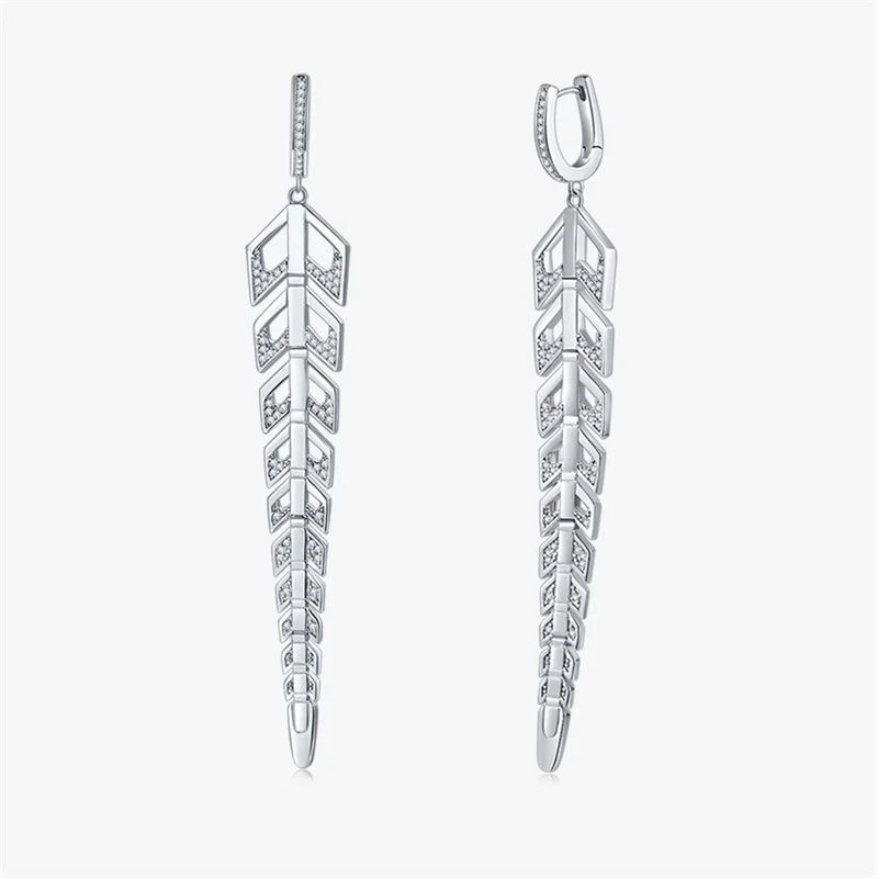 ZFSILVER Trendy s925 Silver White Moissanite Classic Design Dangle Feather Earrings Charm Women Accessories Jewelry Gift E3-0154
ZFSILVER Trendy s925 Silver White Moissanite Classic Design Dangle Feather Earrings Charm Women Accessories Jewelry Gift E3-0154