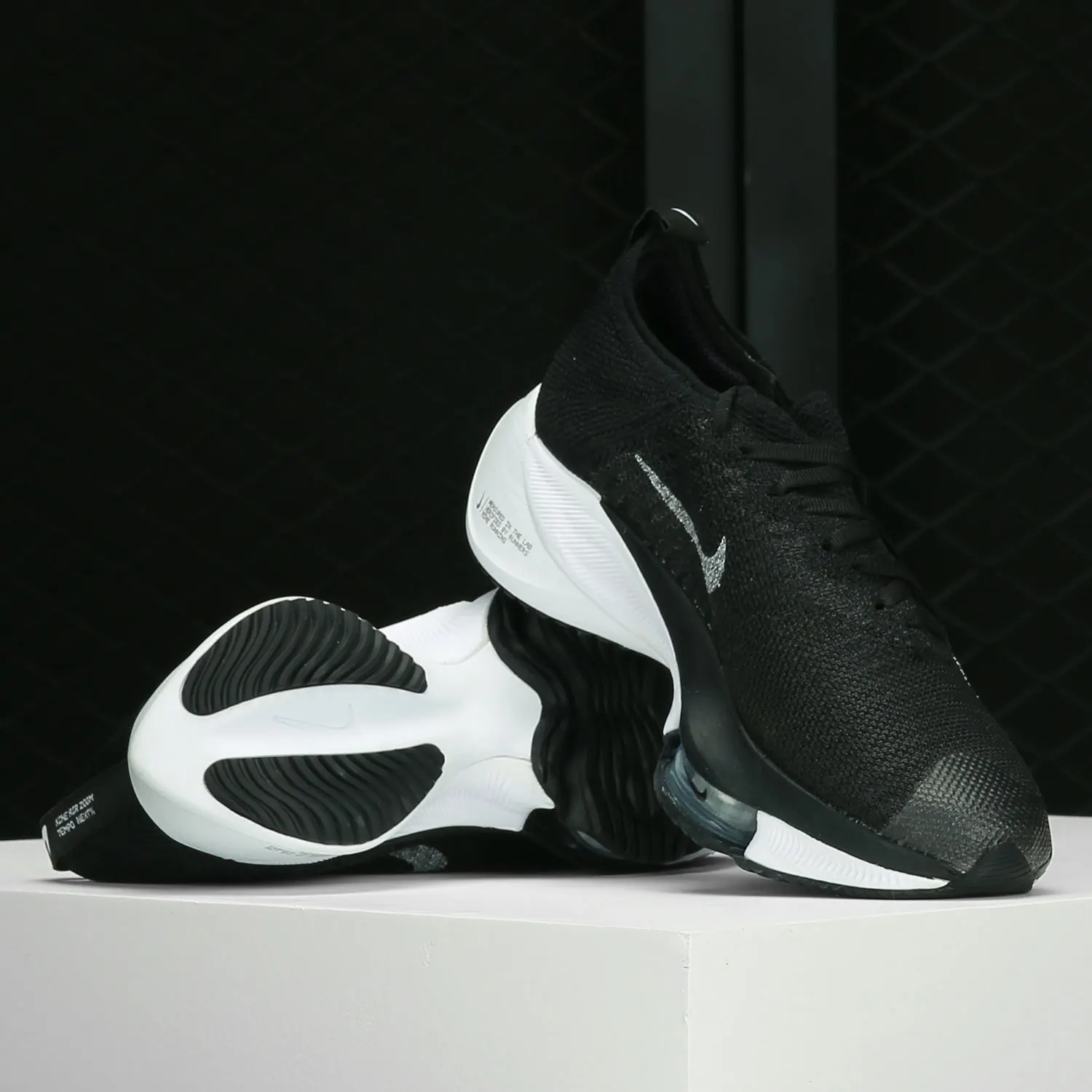 Мужские/женские кроссовки Nike Original Air Zoom Tempo Next% FK CI9924-003
Мужские/женские кроссовки Nike Original Air Zoom Tempo Next% FK CI9924-003