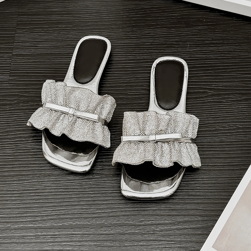Plus-size Flat Slippers Women Fashion Square Head Open Toe Crystal Butterfly Knot Non-slip Wear-resistant Flip-flops
Plus-size Flat Slippers Women Fashion Square Head Open Toe Crystal Butterfly Knot Non-slip Wear-resistant Flip-flops