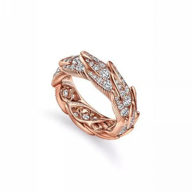 Rose Gold-Plated Sculptural Feather Band Ring with Pavé-Set Diamond Accents
Rose Gold-Plated Sculptural Feather Band Ring with Pavé-Set Diamond Accents