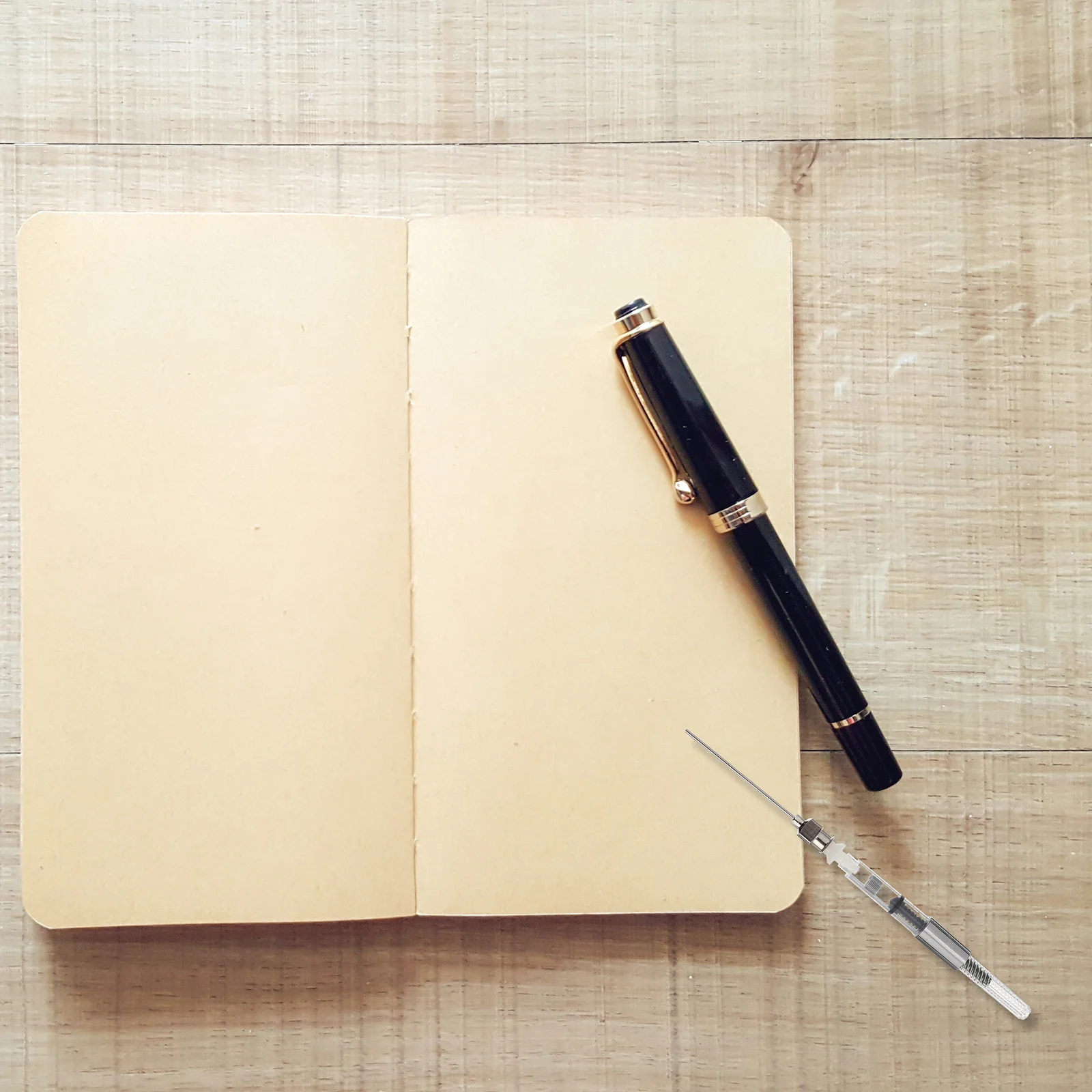 1Set Fountain Pen Ink Fill Assistant Ink Absorber Ergonomic Design Stationery Practical Refill Tool for Students
1Set Fountain Pen Ink Fill Assistant Ink Absorber Ergonomic Design Stationery Practical Refill Tool for Students