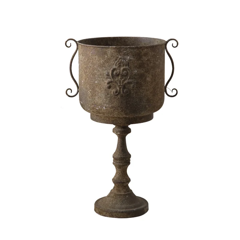 Balcony decorations wrought iron old European garden garden ornaments binaural tall feet short feet flower pot crafts
Balcony decorations wrought iron old European garden garden ornaments binaural tall feet short feet flower pot crafts