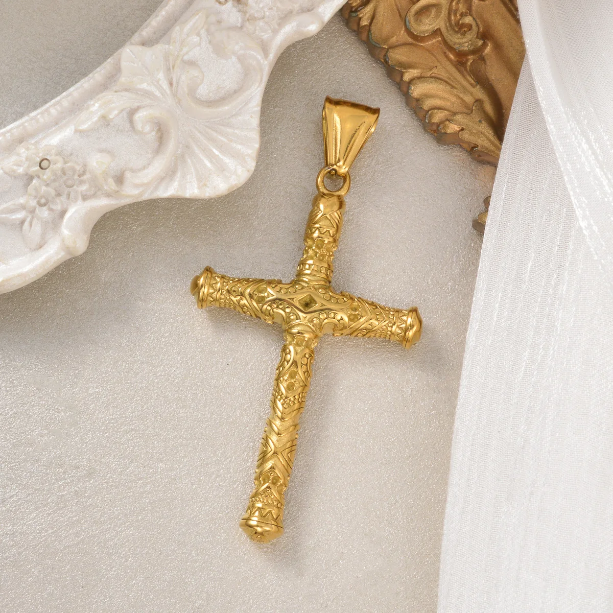 Vintage Textured Cross Pendant Gold Plated Stainless Steel Religious Jesus Charm Jewelry For Women Men DIY Necklace
Vintage Textured Cross Pendant Gold Plated Stainless Steel Religious Jesus Charm Jewelry For Women Men DIY Necklace
