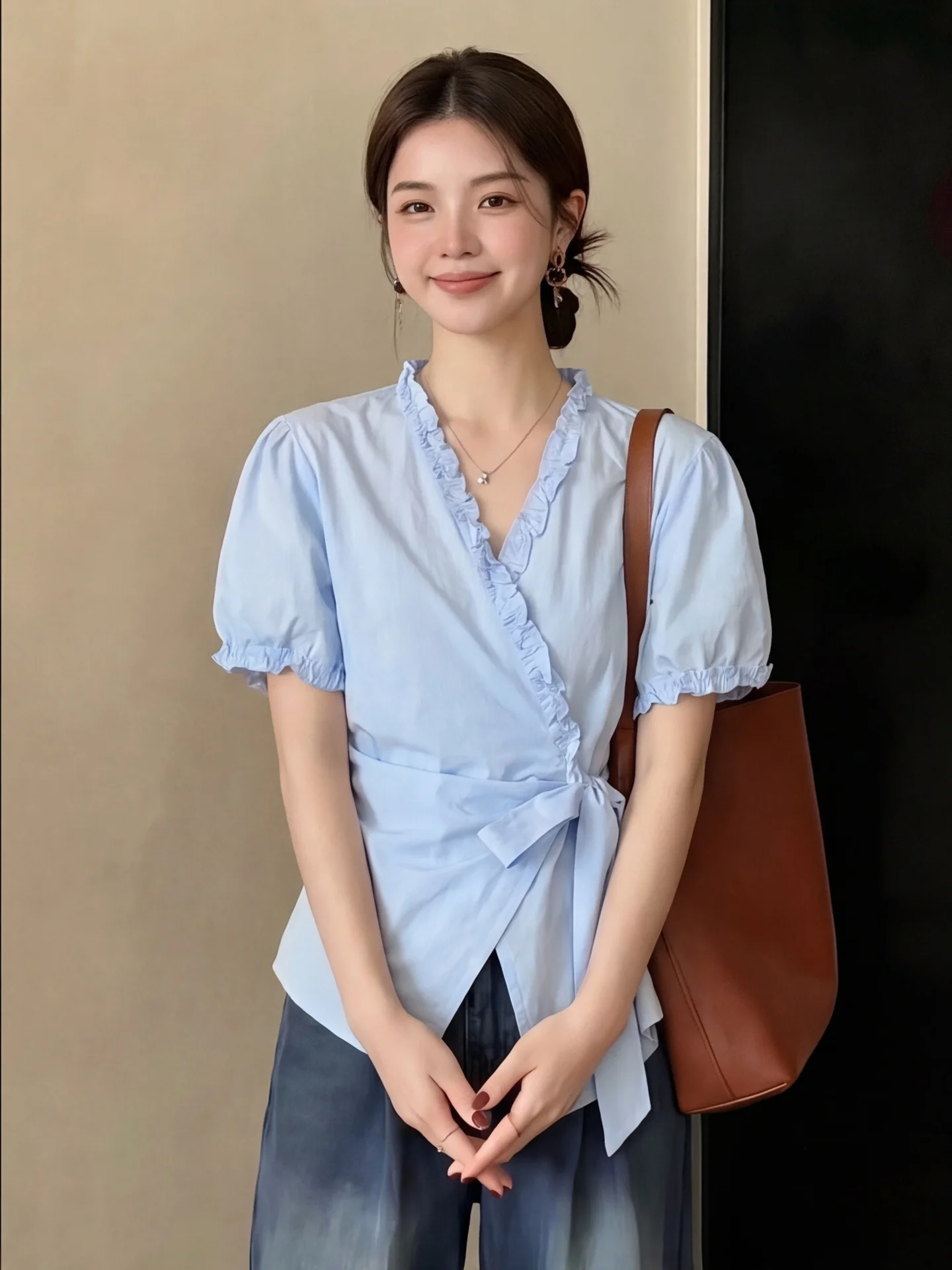 Blue Ruffle Short Sleeve Women's Shirt Summer V-neck Waist-cinching Bow-tied Sweet Youthful Top Bubble Sleeve Polyester Fiber
Blue Ruffle Short Sleeve Women's Shirt Summer V-neck Waist-cinching Bow-tied Sweet Youthful Top Bubble Sleeve Polyester Fiber