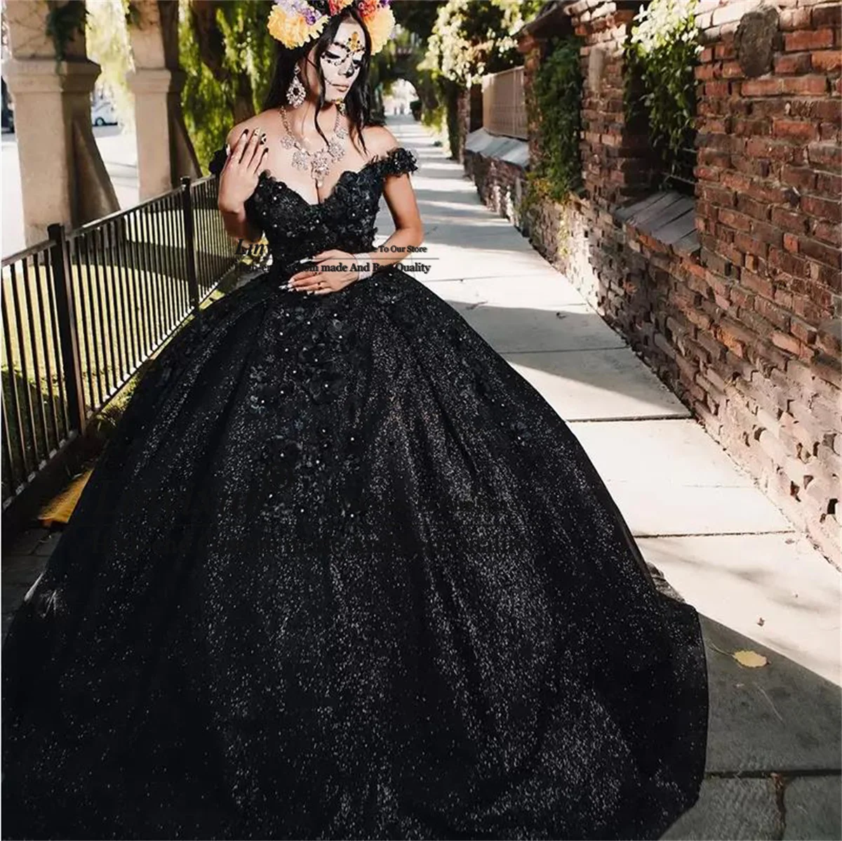Блестящее черное бальное платье с блестками, платья для Quinceanera, платье с 3D цветами, платье для 15-16 лет с открытыми плечами и шлейфом, милое платье
Блестящее черное бальное платье с блестками, платья для Quinceanera, платье с 3D цветами, платье для 15-16 лет с открытыми плечами и шлейфом, милое платье