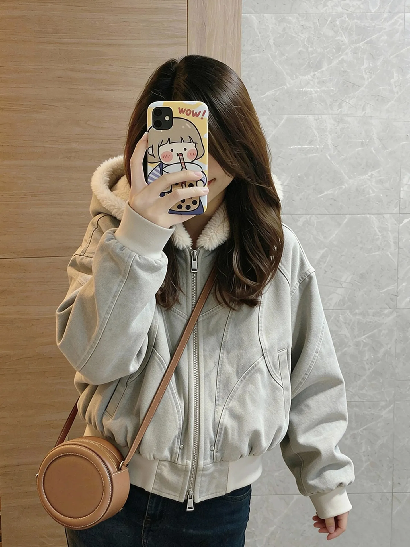 Корейская модная высококачественная женская верхняя одежда с меховым воротником и пэчворком, свободного кроя, универсальная, зимняя, новая, повседневная, свободная кофта
Корейская модная высококачественная женская верхняя одежда с меховым воротником и пэчворком, свободного кроя, универсальная, зимняя, новая, повседневная, свободная кофта