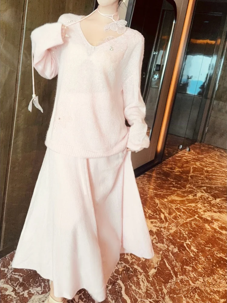 Комплект Ele Pink Wool Flower Set Dr Fene: Яркий повседневный осенний костюм-двойка, удобный свитер с длинным рукавом и V-образным вырезом
Комплект Ele Pink Wool Flower Set Dr Fene: Яркий повседневный осенний костюм-двойка, удобный свитер с длинным рукавом и V-образным вырезом