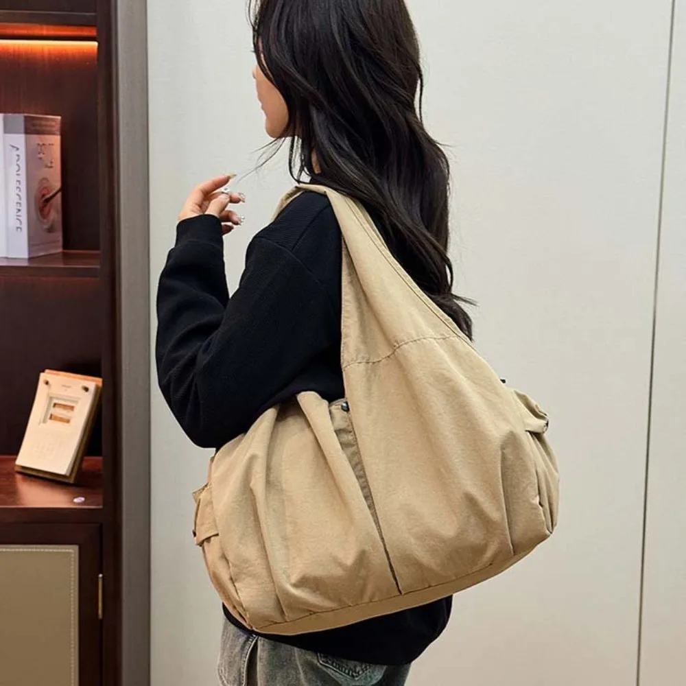 Casual Nylon Shoulder Bag Double Zipper Design Japanese Style Large Capacity Tote Bag Solid Color Soft
Casual Nylon Shoulder Bag Double Zipper Design Japanese Style Large Capacity Tote Bag Solid Color Soft