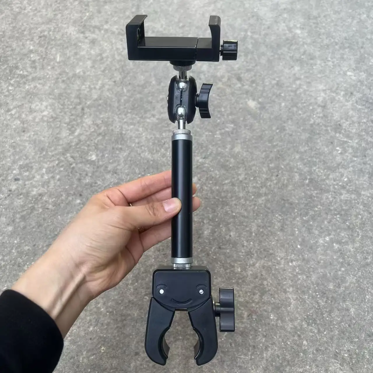 Shock-Absorbing Bike Handlebar Mount with Mobile Phone Holder Universal Joint Extension Rod for Truck Mountain Bike Riding
Shock-Absorbing Bike Handlebar Mount with Mobile Phone Holder Universal Joint Extension Rod for Truck Mountain Bike Riding