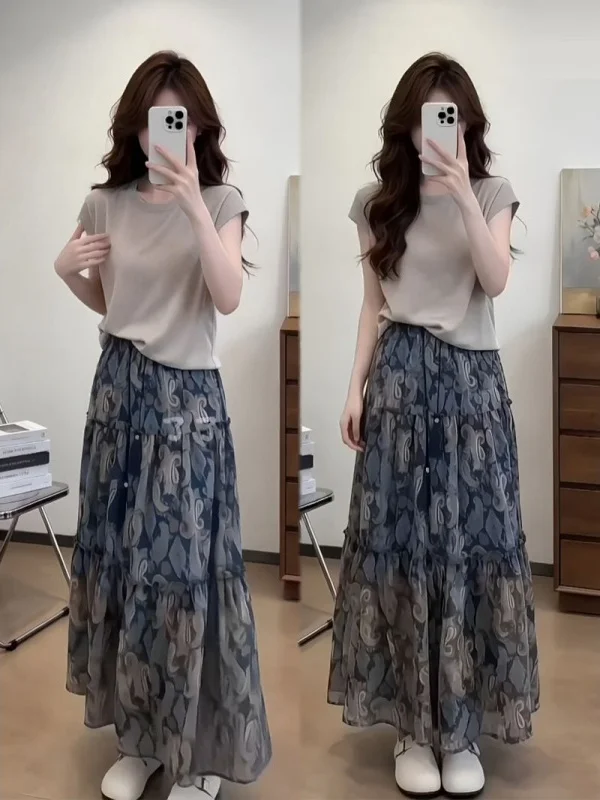 Slimming Summer Outfit Women's 2026 New Versatile Knitted Top And Half Skirt Two-Piece Set High Waist Midi Skirt Floral Print
Slimming Summer Outfit Women's 2026 New Versatile Knitted Top And Half Skirt Two-Piece Set High Waist Midi Skirt Floral Print
