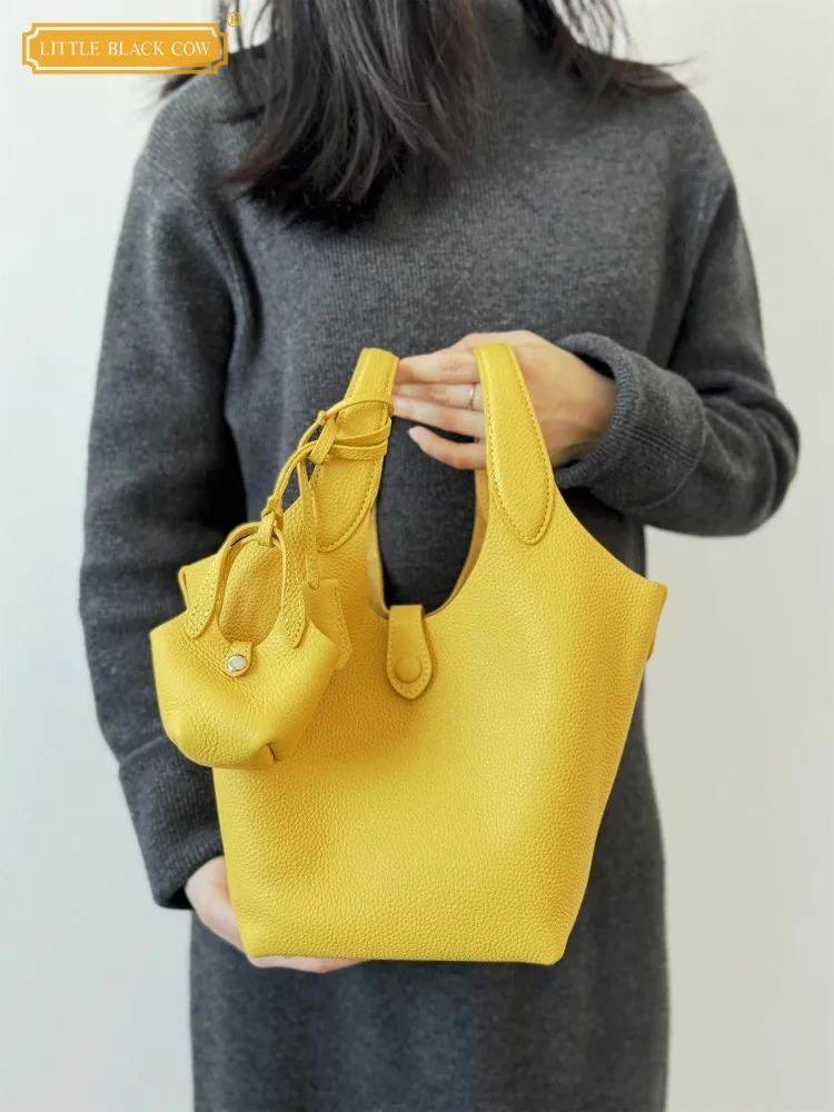 Lady Office Bucket Bag Softshell Cow Genuine Leather Buckle Solid Colors Shoulder Totes Handbag Women Casual Strap Crossbody Bag
Lady Office Bucket Bag Softshell Cow Genuine Leather Buckle Solid Colors Shoulder Totes Handbag Women Casual Strap Crossbody Bag