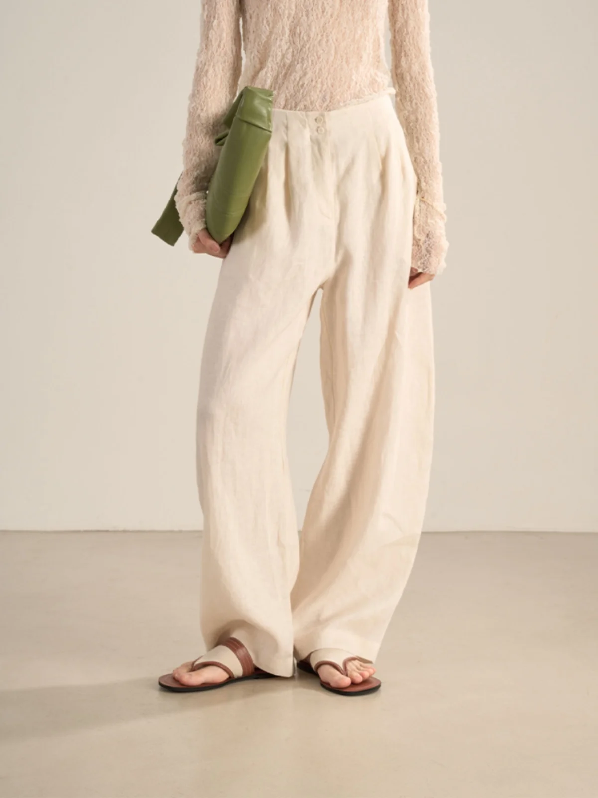 Женские повседневные брюки с высокой талией и широкими штанинами, свободного кроя, однотонные, из льна, в стиле Arc'ape
Женские повседневные брюки с высокой талией и широкими штанинами, свободного кроя, однотонные, из льна, в стиле Arc'ape