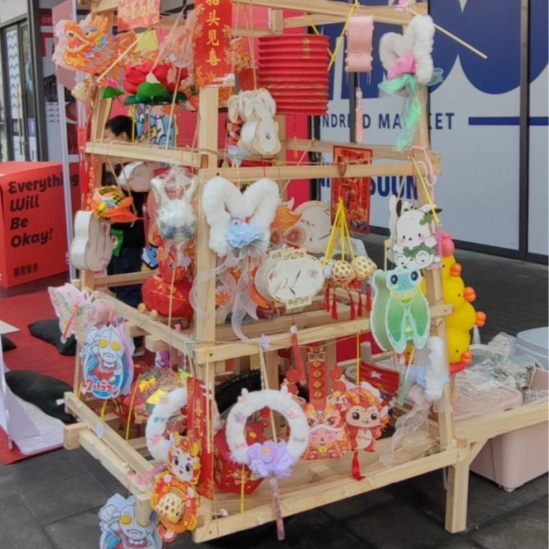 Mobile intangible cultural heritage fish lantern car dragon lantern car traditional folk culture cargo car
Mobile intangible cultural heritage fish lantern car dragon lantern car traditional folk culture cargo car