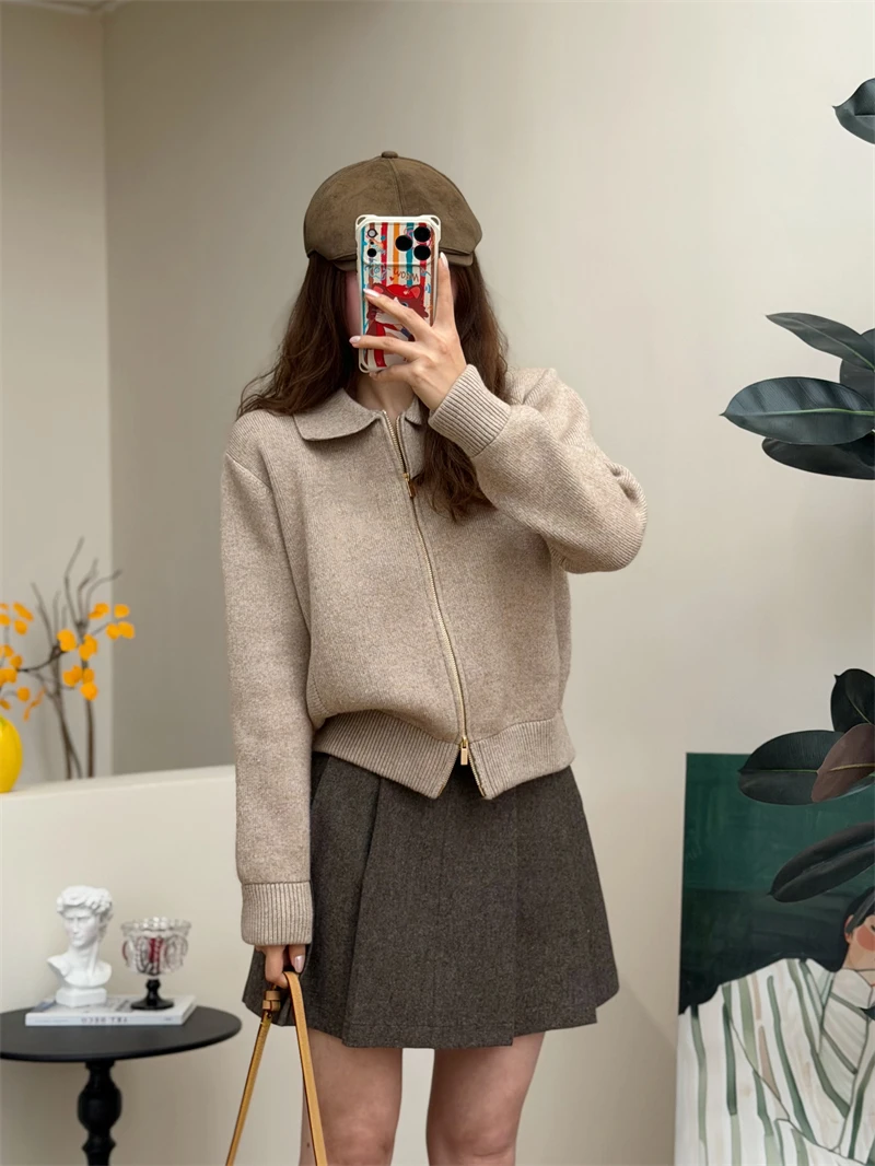 Miu Series Vintage Knitted Woolen Cardigan ort Length Turn-down Collar Double Zipper Commute Sle Women's Spring Outerwear
Miu Series Vintage Knitted Woolen Cardigan ort Length Turn-down Collar Double Zipper Commute Sle Women's Spring Outerwear