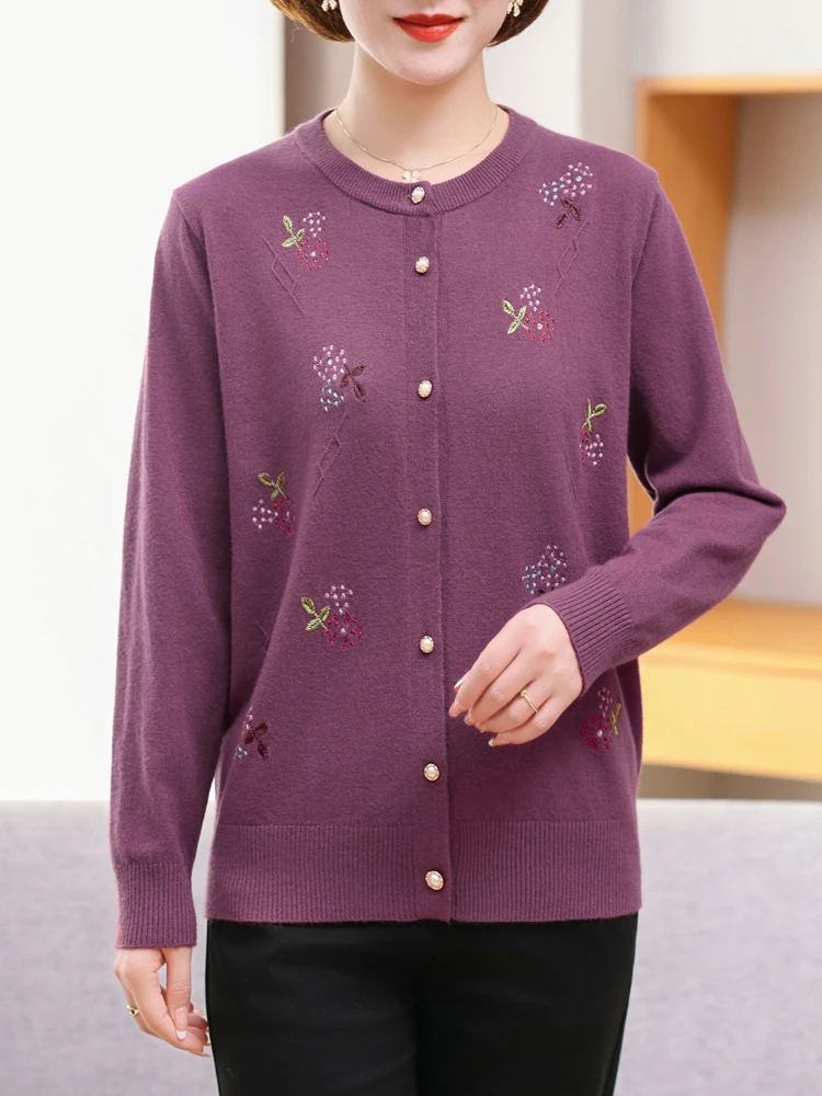 Embroidery Cardigans Sweater Women Autumn Knitted Sweater Top Femme Korean Fashion Single-breasted Female Cardigan
Embroidery Cardigans Sweater Women Autumn Knitted Sweater Top Femme Korean Fashion Single-breasted Female Cardigan
