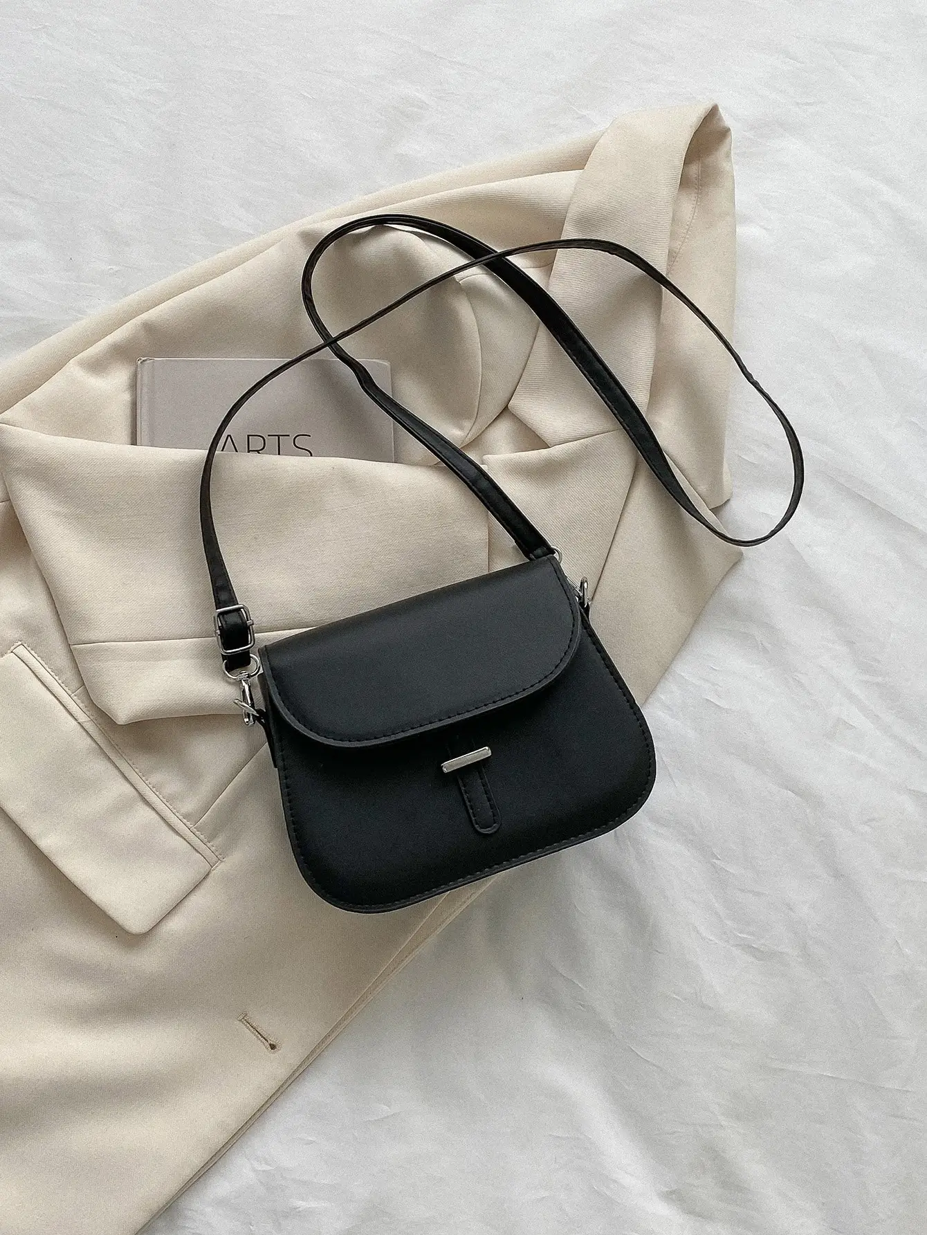 Mini Chain Flap Square Bag
Mini Chain Flap Square Bag