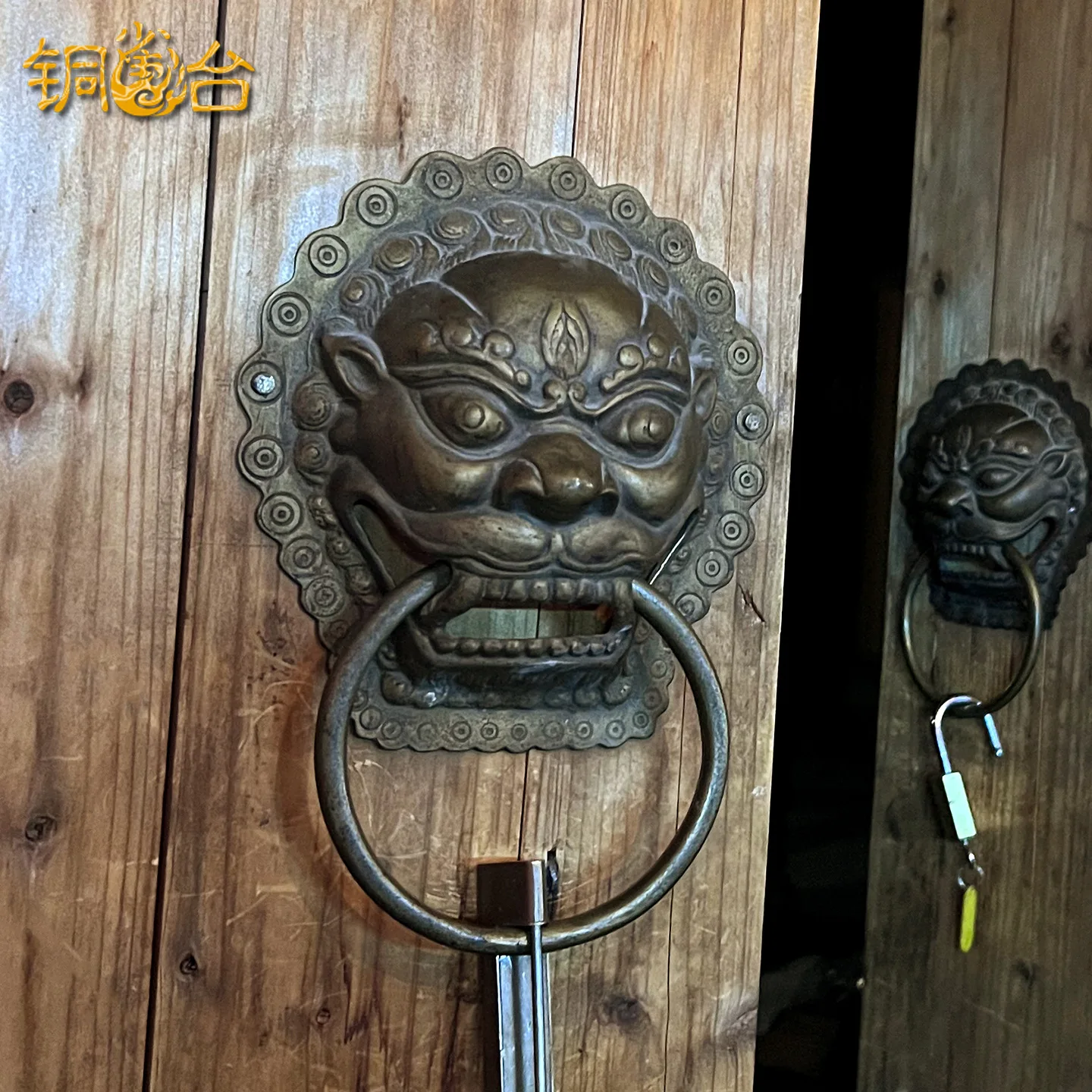 1Pcs Chinese Style Animal Head Door Ring Lion Headed Door Handle Courtyard Door Ring Brass Die Casting Lion Head Knocker
1Pcs Chinese Style Animal Head Door Ring Lion Headed Door Handle Courtyard Door Ring Brass Die Casting Lion Head Knocker