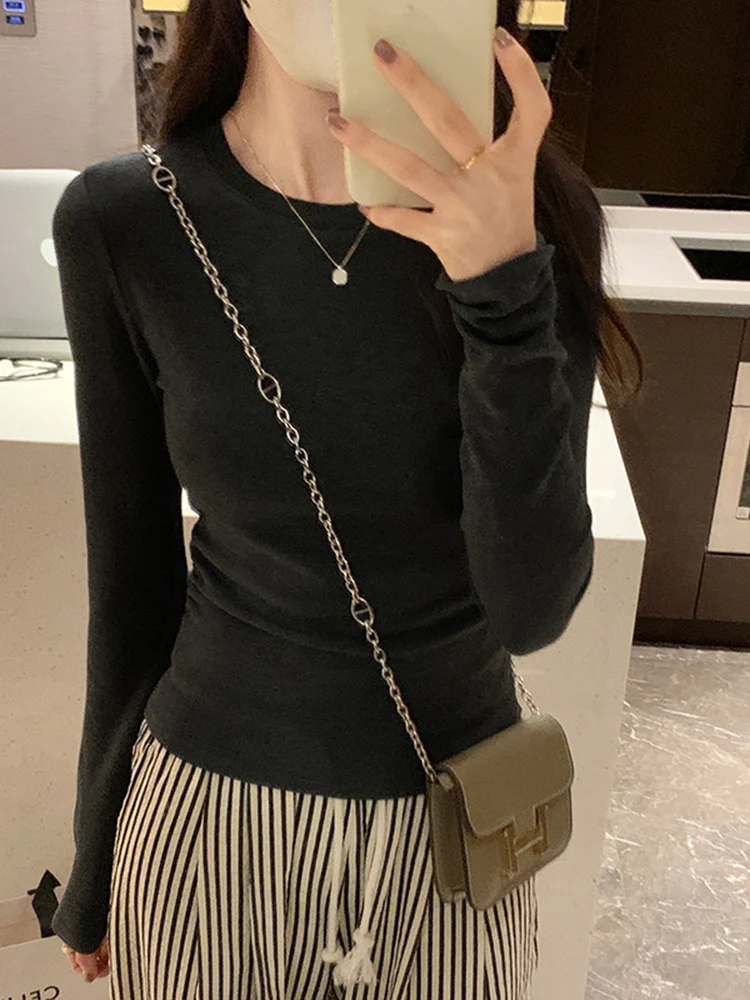 Autumn New Simple Basic Women T-Shirt Street White Black Korean Long-Sleeved Top Female Slim Solid Color Fashion Woman T-Shirt
Autumn New Simple Basic Women T-Shirt Street White Black Korean Long-Sleeved Top Female Slim Solid Color Fashion Woman T-Shirt