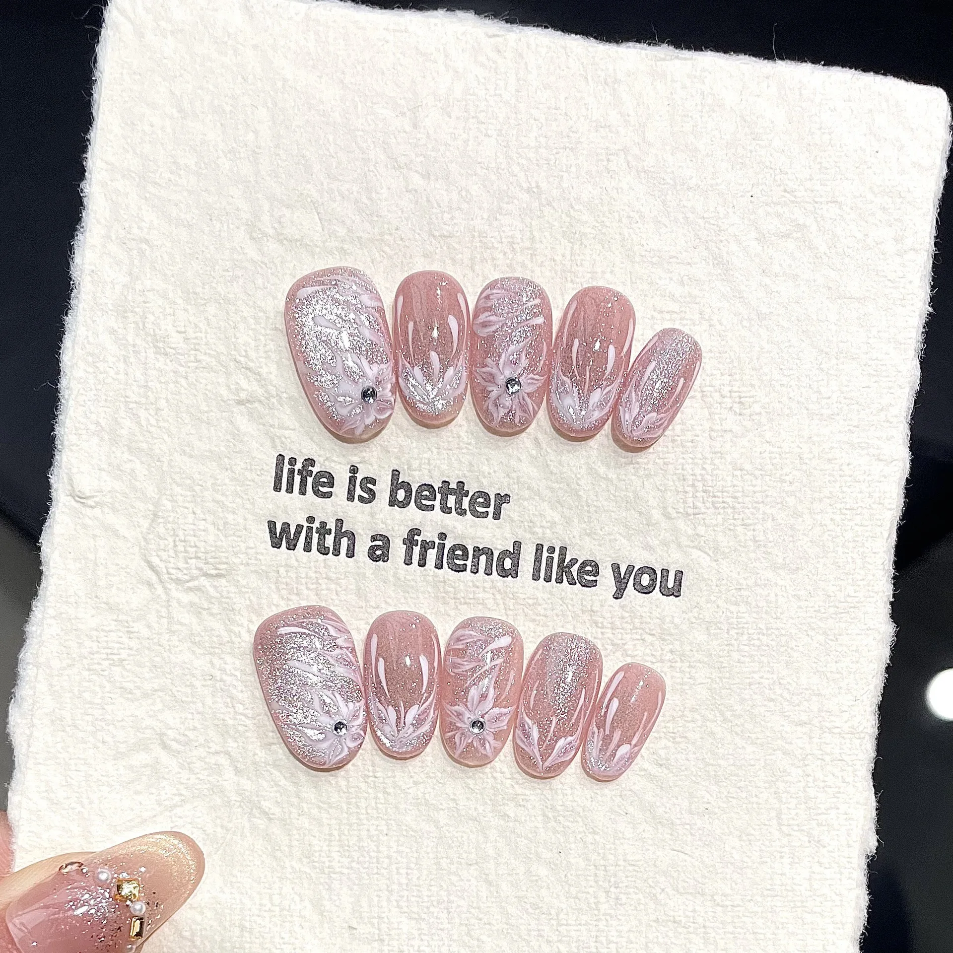 10pcs Handmade Short Oval Press On Nails Nude Pink Cat Eye Sparkling Flowers Design Sweet Cute Fake Nails Wearable Nails Art Tip
10pcs Handmade Short Oval Press On Nails Nude Pink Cat Eye Sparkling Flowers Design Sweet Cute Fake Nails Wearable Nails Art Tip