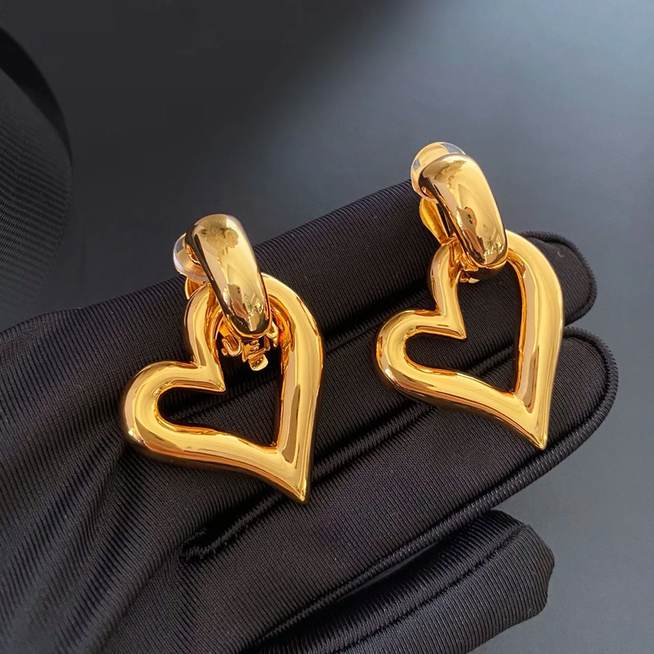 New Jewelry & Accessories Sweet Romance Style Heart shaped Hollow Ear Clip Earrings For Women's Parties & Gifts
New Jewelry & Accessories Sweet Romance Style Heart shaped Hollow Ear Clip Earrings For Women's Parties & Gifts