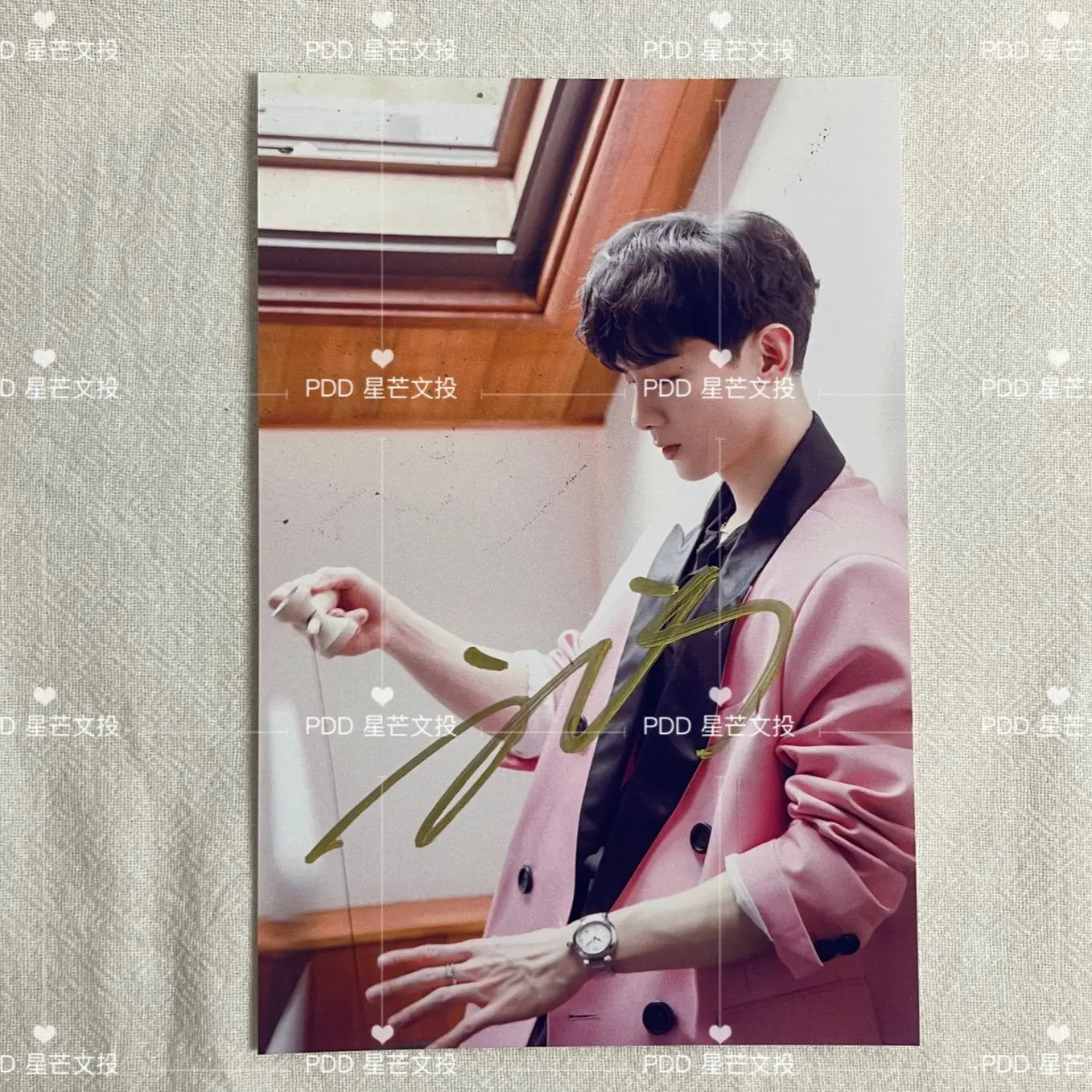 Chinese star Bai jing ting autographed photo 6-inch non printed birthday gift for friend
Chinese star Bai jing ting autographed photo 6-inch non printed birthday gift for friend