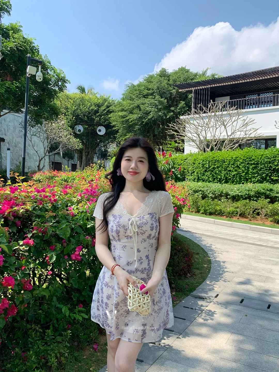 Slimming Floral Print V-Neck Midi Dress plus Size French Style A-Line Skirt Polyester Fabric Short Sleeve Casual Wear
Slimming Floral Print V-Neck Midi Dress plus Size French Style A-Line Skirt Polyester Fabric Short Sleeve Casual Wear