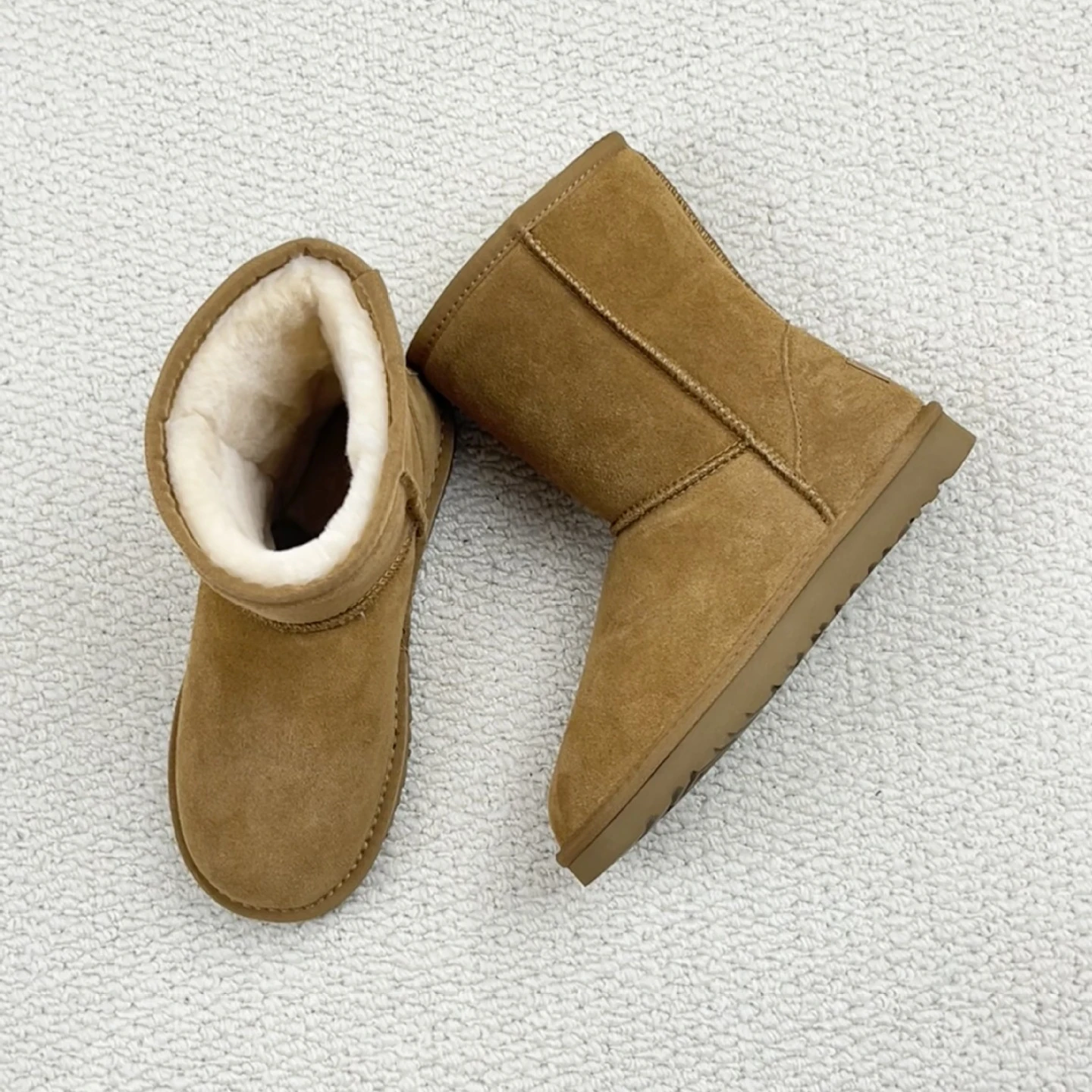 High Top Fluffy Women Genuine Leather Snow Boots Female Casual Warm Cotton Shoes Outdoor Lovers Winter Waterproof Mid-Calf Boots
High Top Fluffy Women Genuine Leather Snow Boots Female Casual Warm Cotton Shoes Outdoor Lovers Winter Waterproof Mid-Calf Boots