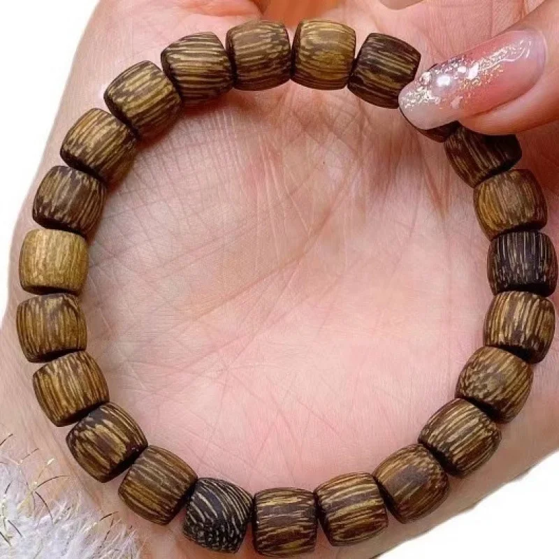 Original design agarwood single-loop , high-end collectible hand bracelet, fashion accessory
Original design agarwood single-loop , high-end collectible hand bracelet, fashion accessory