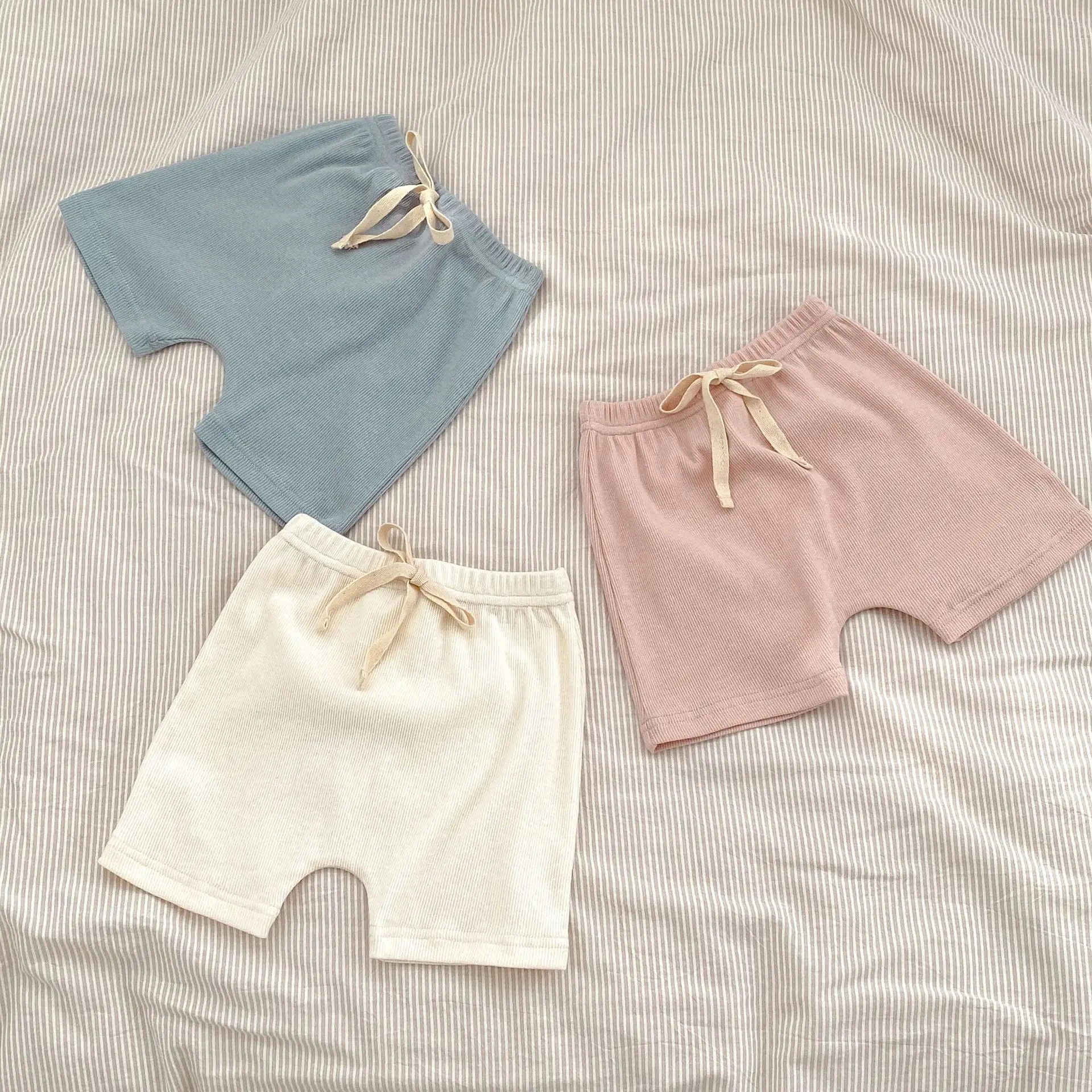 3-24 months baby ins style Spring summer Autumn leggings Large pp shorts Solid color cotton pants for baby girls 3 colors
3-24 months baby ins style Spring summer Autumn leggings Large pp shorts Solid color cotton pants for baby girls 3 colors