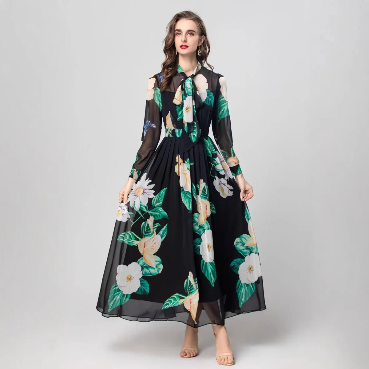 New dress with high-end chiffon printed lace up collar, long sleeved waist cinched pleated long
New dress with high-end chiffon printed lace up collar, long sleeved waist cinched pleated long