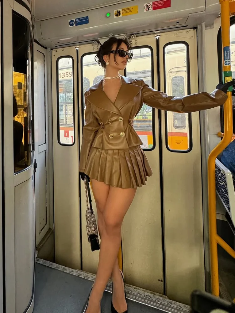 Tan Faux Leather Two-piece Set Retro Double-breasted Blazer Pleated Mini Skirt Sets 2026 Spring Daily Highstreet Outwears New
Tan Faux Leather Two-piece Set Retro Double-breasted Blazer Pleated Mini Skirt Sets 2026 Spring Daily Highstreet Outwears New