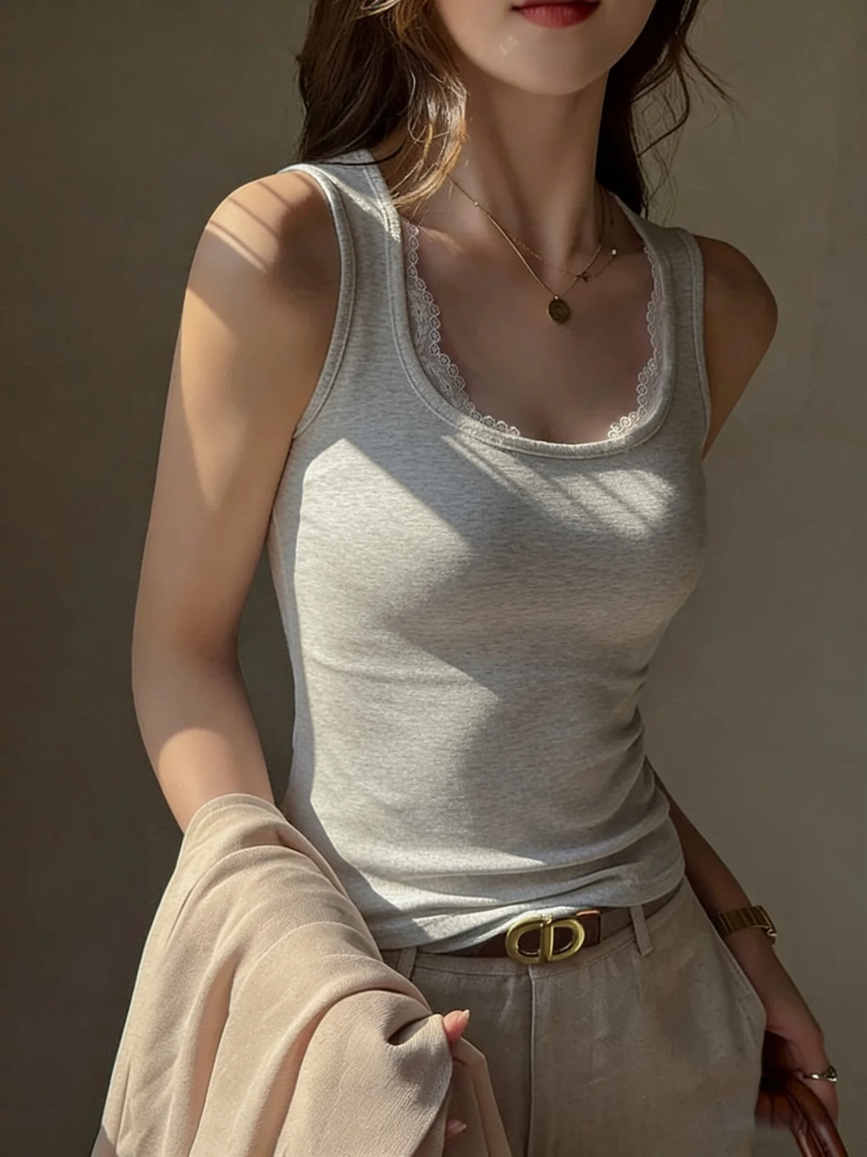 Women's Lace Trim Tank Top plus Size Slim Fit Base Layer Outerwear Summer New Style Big Code Fat MM Underwear Casual Shirt
Women's Lace Trim Tank Top plus Size Slim Fit Base Layer Outerwear Summer New Style Big Code Fat MM Underwear Casual Shirt