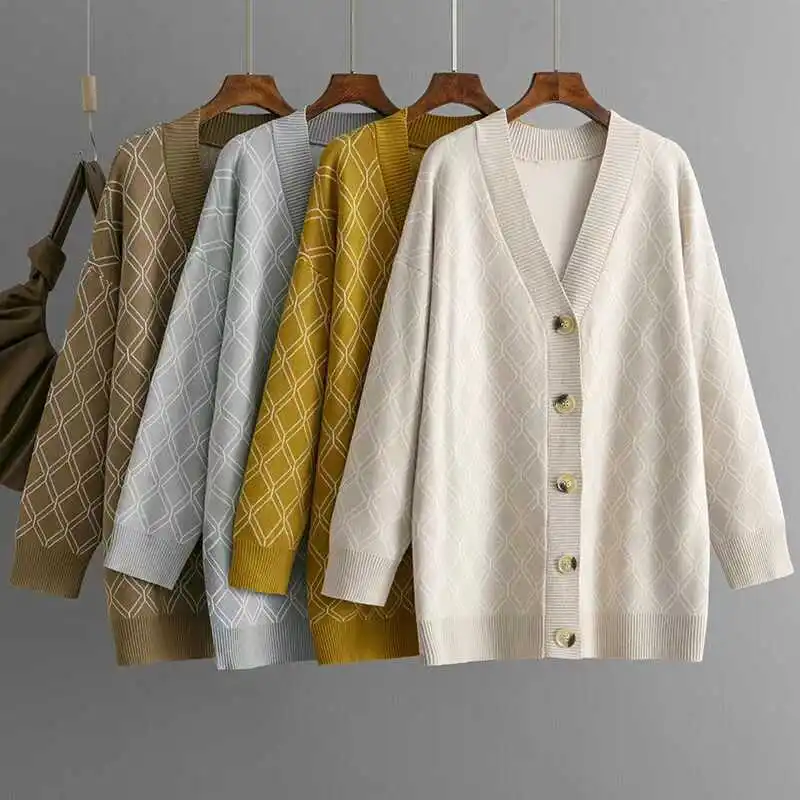 Свободный клетчатый кардиган с V-образным вырезом, вязаный свитер, удобный дышащий женский осенний модный длинный свек средней длины 
Свободный клетчатый кардиган с V-образным вырезом, вязаный свитер, удобный дышащий женский осенний модный длинный свек средней длины