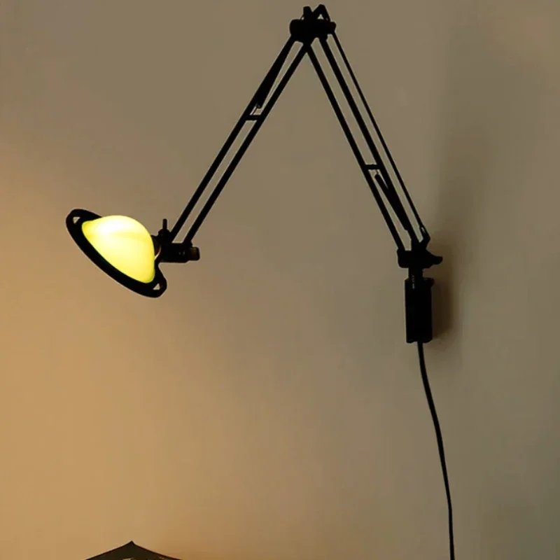 Скандинавский светодиодный настенный светильник с креативным цветным плафоном, лампа G4, черный/серебристый алюминий, длинный регулируемый кронштейн для спальни, гостиной, кабинета
Скандинавский светодиодный настенный светильник с креативным цветным плафоном, лампа G4, черный/серебристый алюминий, длинный регулируемый кронштейн для спальни, гостиной, кабинета