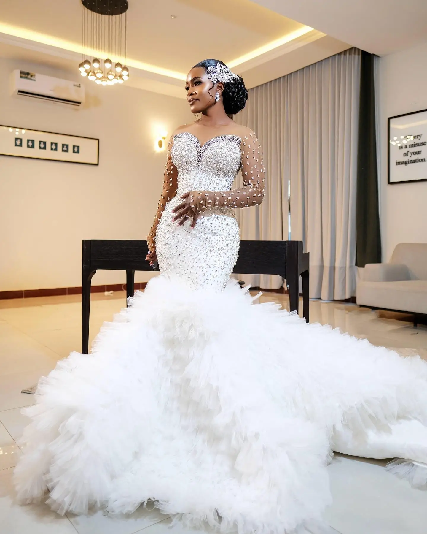 Customized African Heavy Shinny Full Crystals Beads Mermaid Wedding Dress Long Sleeves Tiers Tulle Bridal Gown For Brides 2025
Customized African Heavy Shinny Full Crystals Beads Mermaid Wedding Dress Long Sleeves Tiers Tulle Bridal Gown For Brides 2025