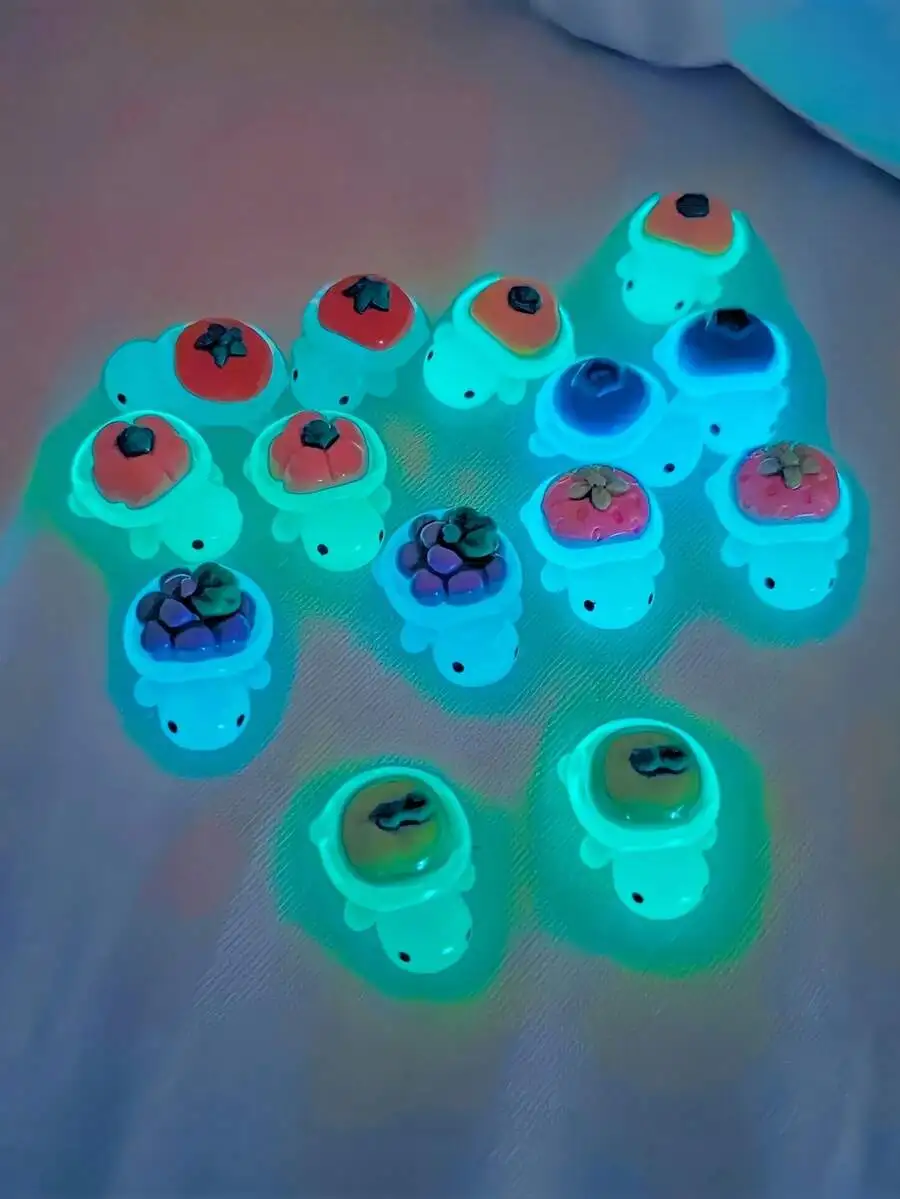 5/10pcs Glow In The Dark Fruit Turtle Shoe Charms Detachable Luminous Decor For Adult Footwear
5/10pcs Glow In The Dark Fruit Turtle Shoe Charms Detachable Luminous Decor For Adult Footwear
