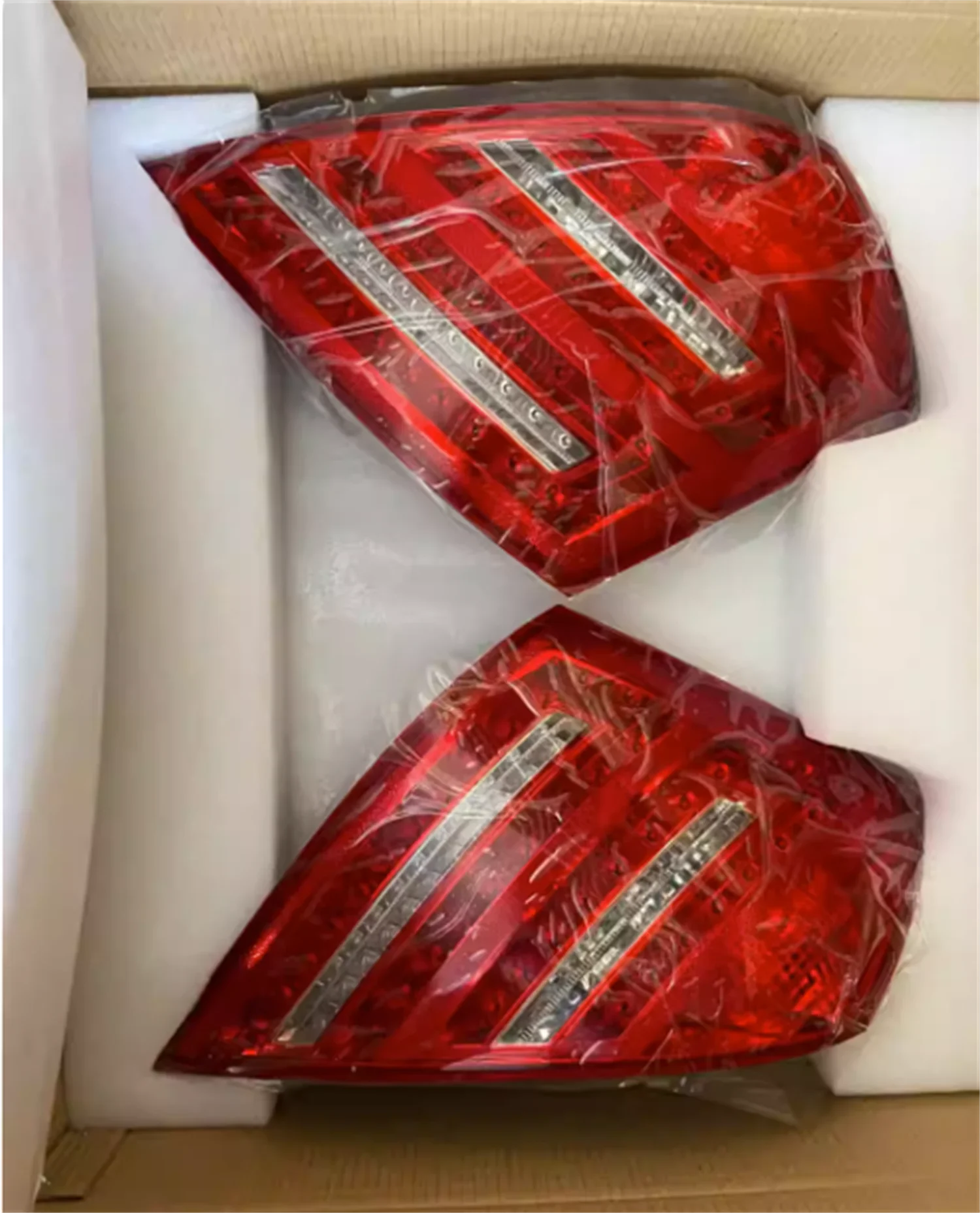 Car Tail Light Tail lamp for Mercedes Benz 221 Brake Driving Reversing Lamp Turn Signal 
Car Tail Light Tail lamp for Mercedes Benz 221 Brake Driving Reversing Lamp Turn Signal