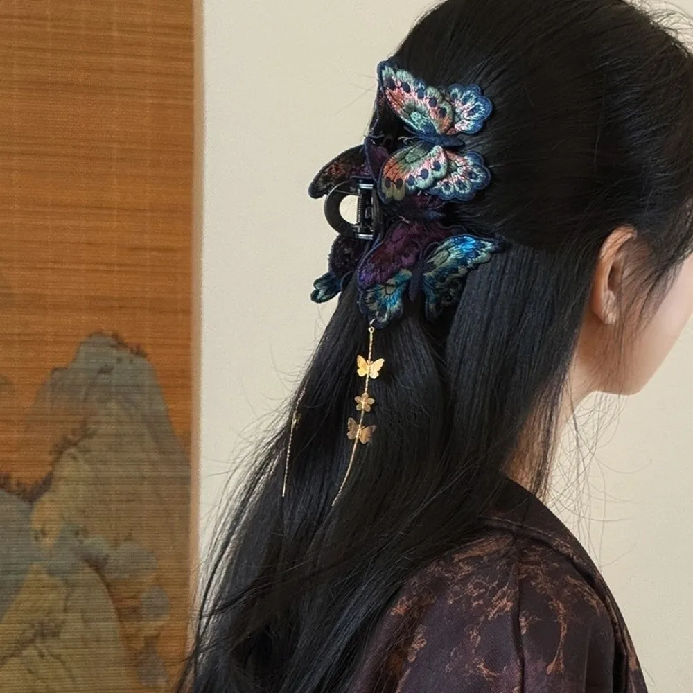 Fashion Kniting Butterfly Hair Claw Plastic Flower Tassel Hair Grab Clip Chinese Style Hair Accessories Large Shark Clip Party
Fashion Kniting Butterfly Hair Claw Plastic Flower Tassel Hair Grab Clip Chinese Style Hair Accessories Large Shark Clip Party