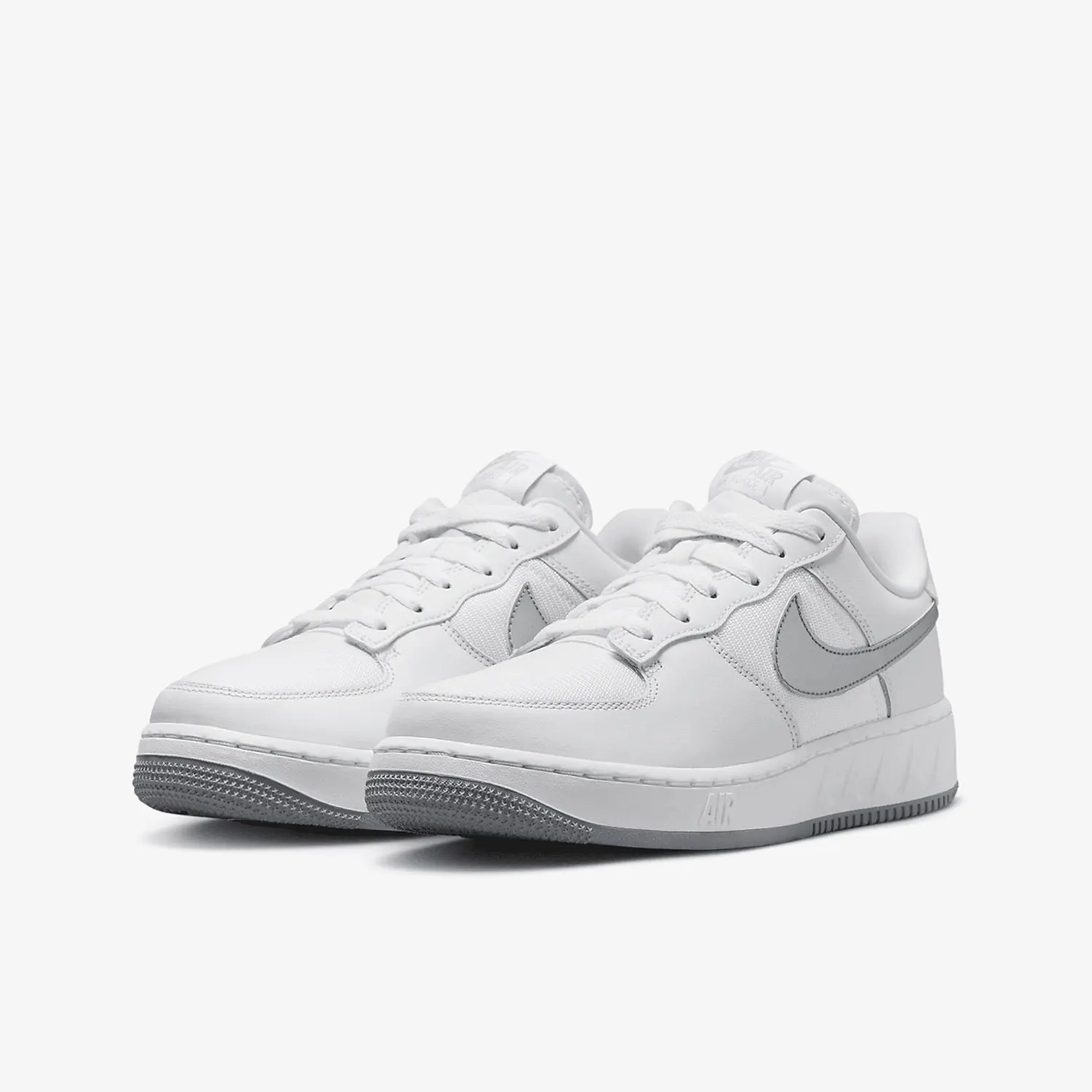 Женские молодежные прочные кроссовки для скейтбординга Nike Authentic Air Force 1 GS DQ6029-102
Женские молодежные прочные кроссовки для скейтбординга Nike Authentic Air Force 1 GS DQ6029-102