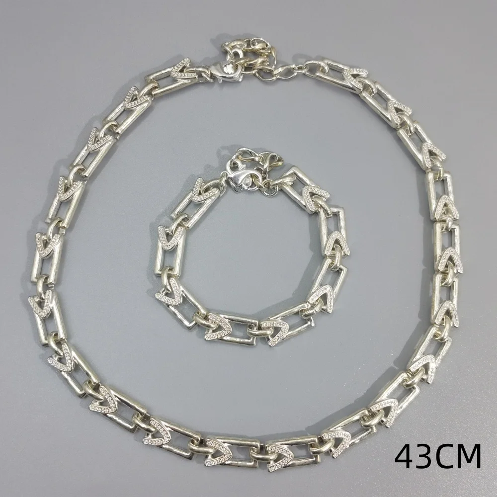 2026 Spring Stunning High Beauty Silver Diamond Set Rectangular Chain Bracelet Necklace Jewelry Two Piece Set
2026 Spring Stunning High Beauty Silver Diamond Set Rectangular Chain Bracelet Necklace Jewelry Two Piece Set