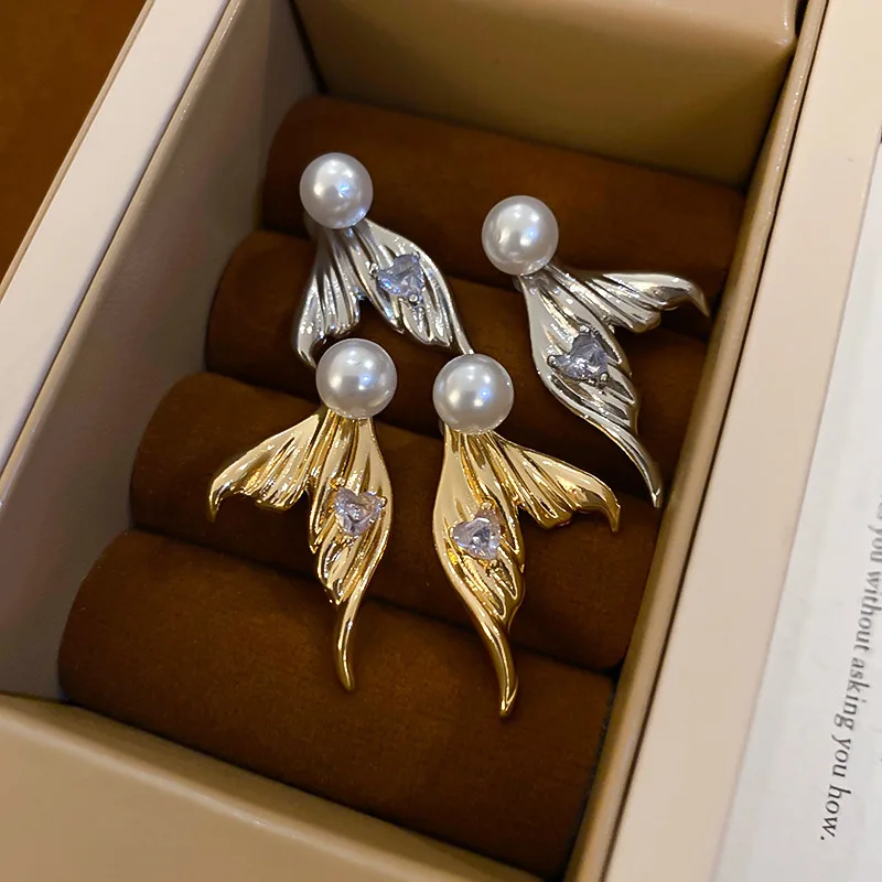 Korean Style Women Sweet Heart Zircon Pearls Fish Tail 18k Gold Plated Stud Earrings Set , Woman Ear Accessories Gift
Korean Style Women Sweet Heart Zircon Pearls Fish Tail 18k Gold Plated Stud Earrings Set , Woman Ear Accessories Gift