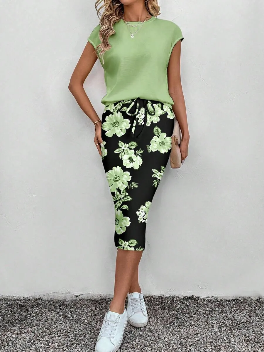 Women's Elegant Sleeveless Vest + Floral Print Skirt Two-Piece Set
Women's Elegant Sleeveless Vest + Floral Print Skirt Two-Piece Set