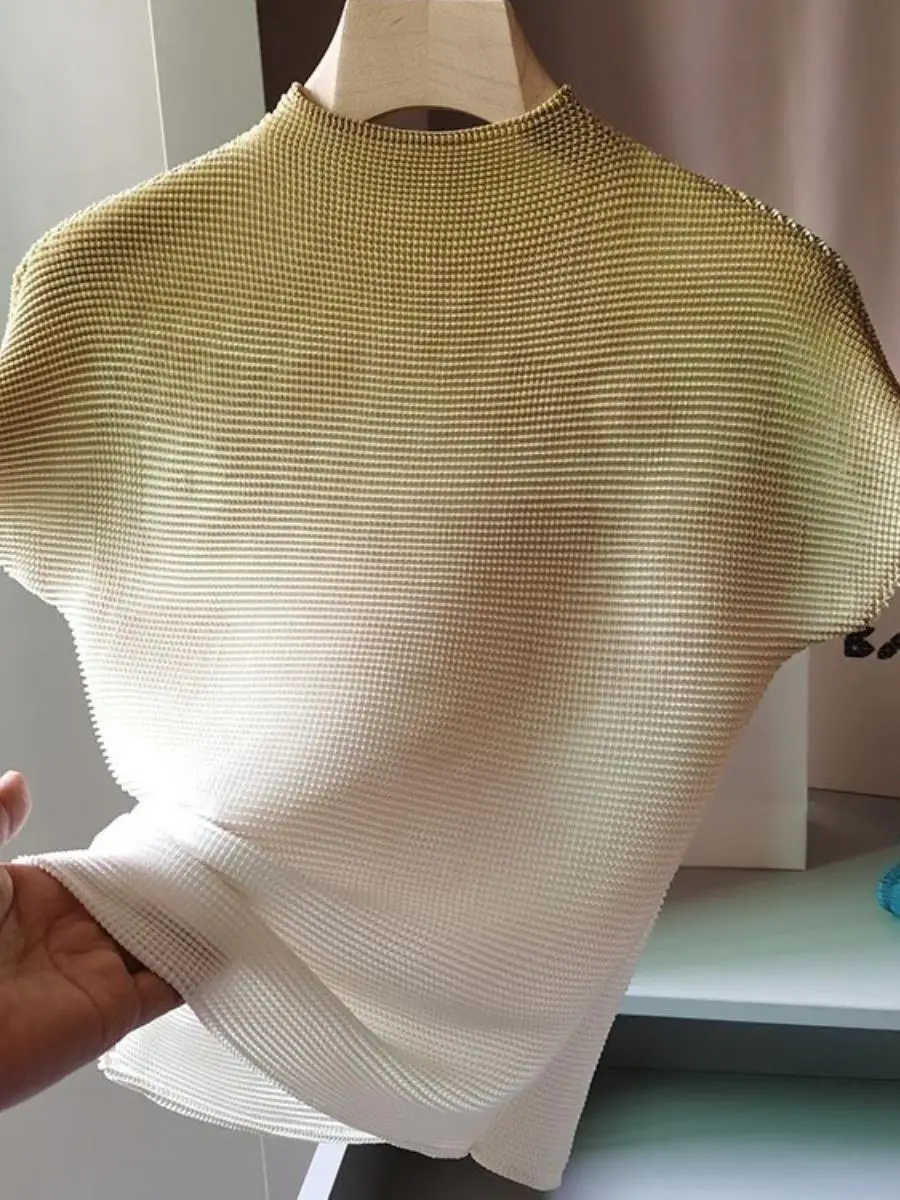 Slimming ort Sve Stand Collar adient Color Corn ain Pleated Women's T-irt Simple Yet Ele Summer Faion Top
Slimming ort Sve Stand Collar adient Color Corn ain Pleated Women's T-irt Simple Yet Ele Summer Faion Top