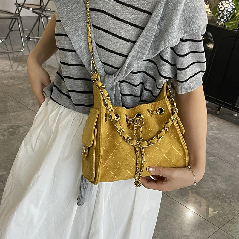  Новая дизайнерская сумка на цепочке с ромбами 2025 года — кошелек через плечо в стиле ретро (роскошная дорожная сумка для женщин, офиса и свиданий)
Новая дизайнерская сумка на цепочке с ромбами 2025 года — кошелек через плечо в стиле ретро (роскошная дорожная сумка для женщин, офиса и свиданий) 