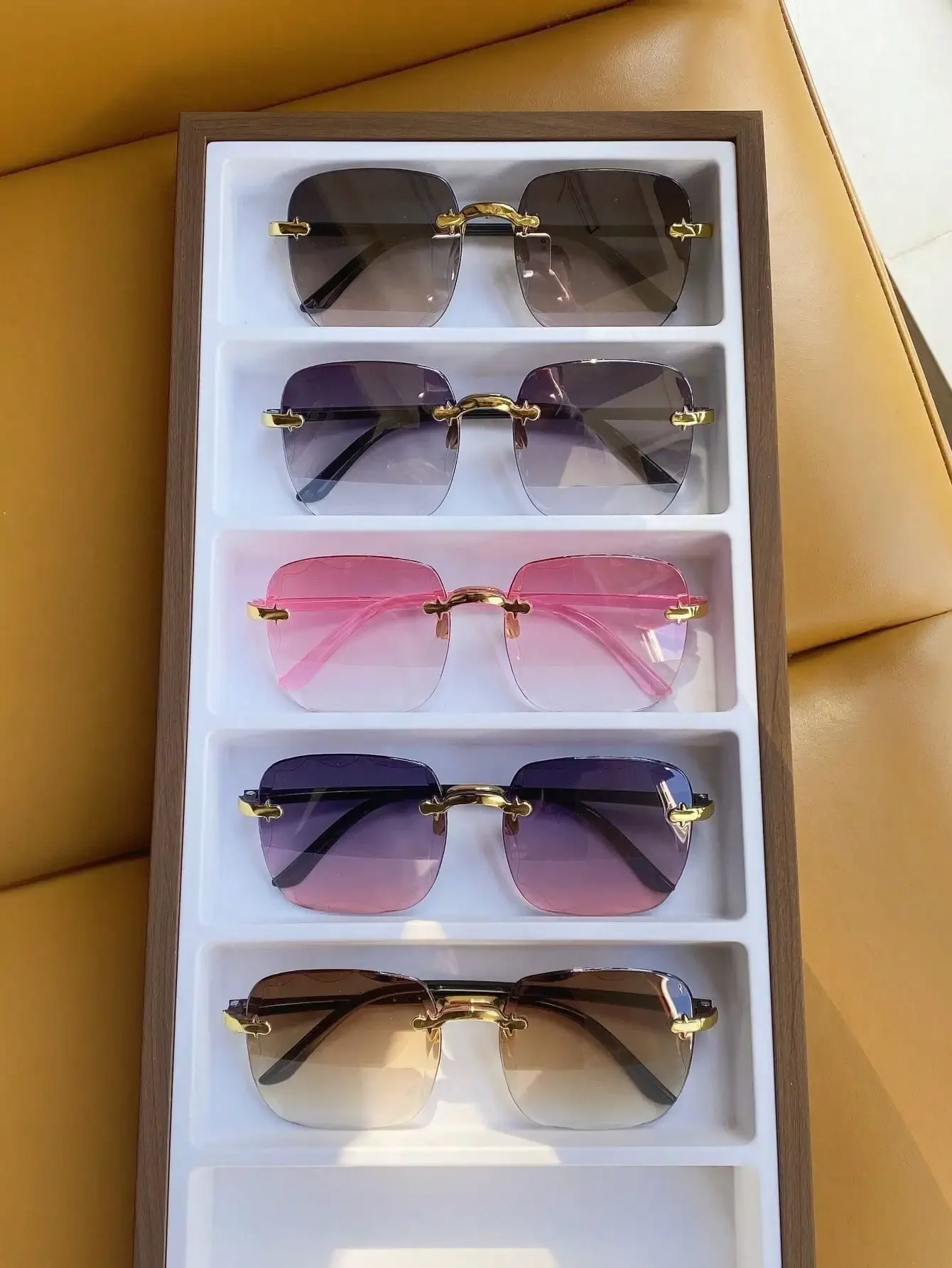 5pcs/Set Edged Square Frameless Eyeglasses, Large Frame For Outdoor Travel And Photoshoot For Summer Beach Vacation,Outdoor,Travel
5pcs/Set Edged Square Frameless Eyeglasses, Large Frame For Outdoor Travel And Photoshoot For Summer Beach Vacation,Outdoor,Travel