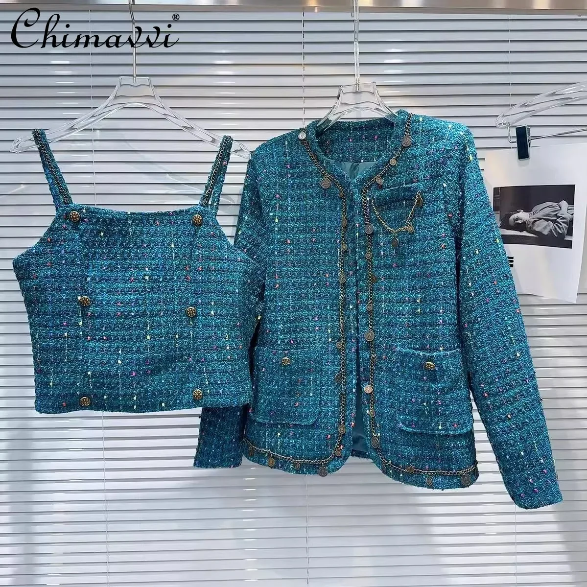 2024 Autumn Clothes New Heavy Industry Metal Chain Colored Long Sleeve Tweed Short Jacket and Suspender OL Womens Two-piece Set
2024 Autumn Clothes New Heavy Industry Metal Chain Colored Long Sleeve Tweed Short Jacket and Suspender OL Womens Two-piece Set