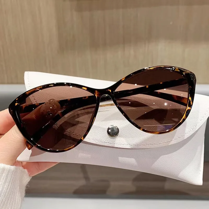 New Vintage Round Cat Eye Sunglasses Women Men Circular Sun Glasses Female Oval Eyewear Sunglasses for Male Female Eyeglasses
New Vintage Round Cat Eye Sunglasses Women Men Circular Sun Glasses Female Oval Eyewear Sunglasses for Male Female Eyeglasses
