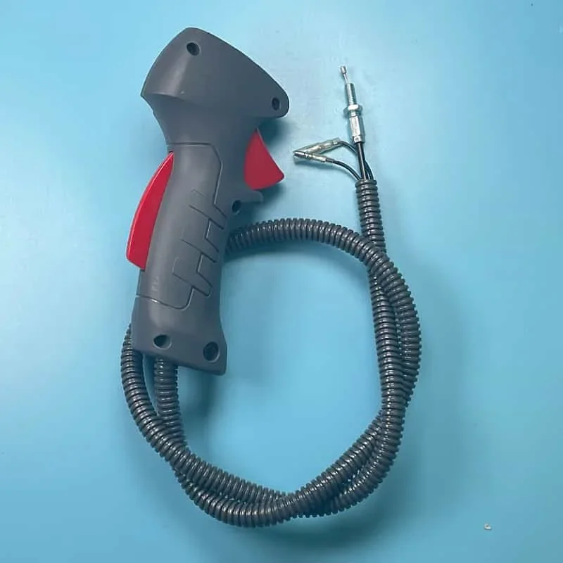 BCH400T ORIGINAL THROTTLE HANDLE BAR CABLE 61450285 FOR EMAK OLEO-MAC BCH400BP EFCO DSH4000 BRUSHCUTTERS TRIMMERS CLIPPER SPARES
BCH400T ORIGINAL THROTTLE HANDLE BAR CABLE 61450285 FOR EMAK OLEO-MAC BCH400BP EFCO DSH4000 BRUSHCUTTERS TRIMMERS CLIPPER SPARES