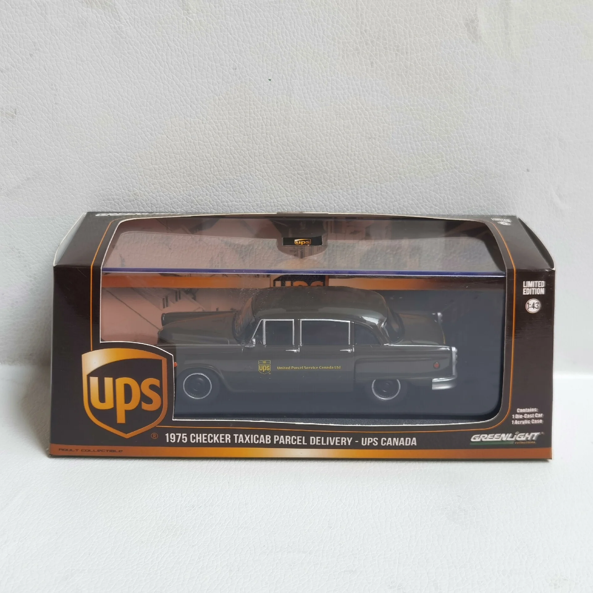 Diecast Green Light 1/43 Scale Checker UPS Postal 3L Alloy Car Model
Diecast Green Light 1/43 Scale Checker UPS Postal 3L Alloy Car Model